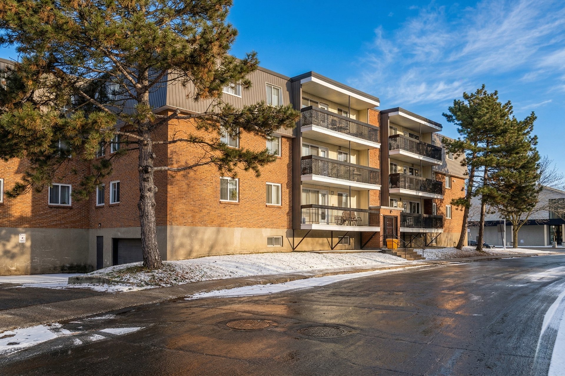 6355 Place Bonaventure #202, Brossard, QC, J4Z2T7