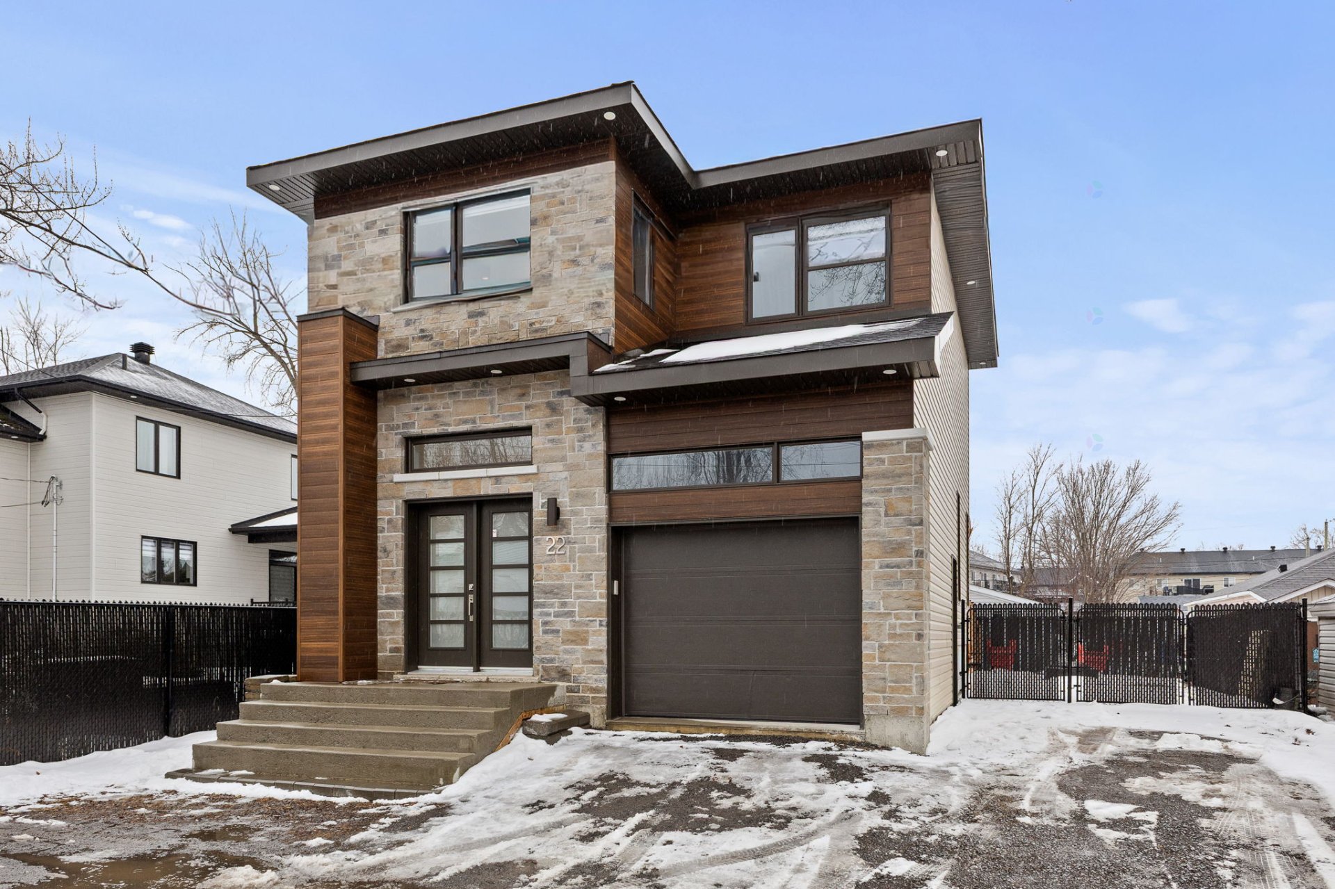 22 Rue du Souvenir, Sainte-Marthe-sur-le-Lac, QC, J0N1P0