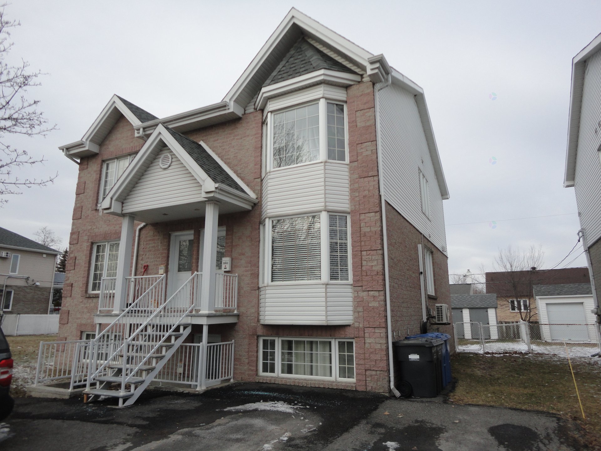 5860 Grande Allée, Longueuil (Saint-Hubert), QC, J3Y1B3