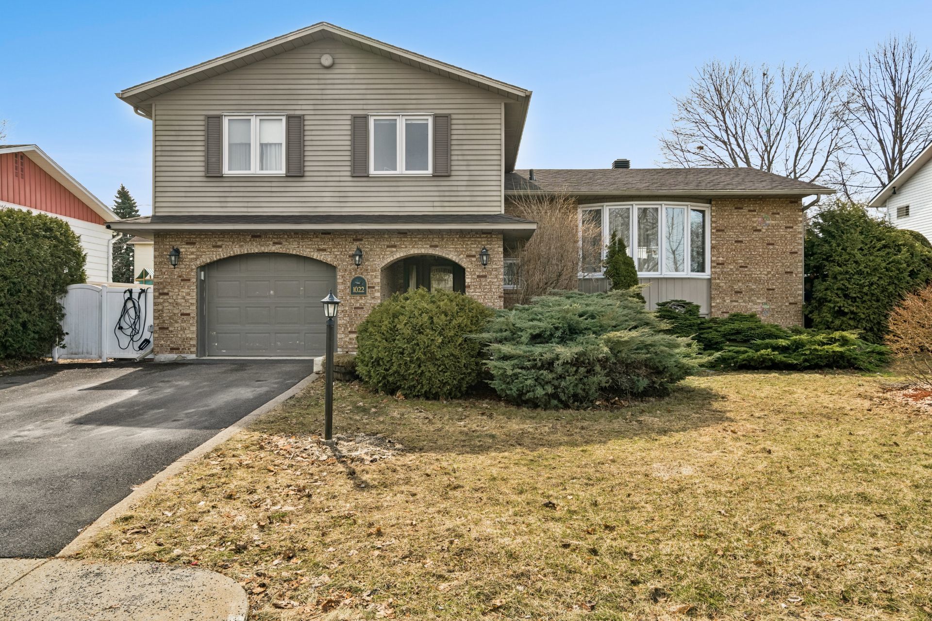 1022 Rue Lionel-Groulx, Boucherville, QC, J4B2W9
