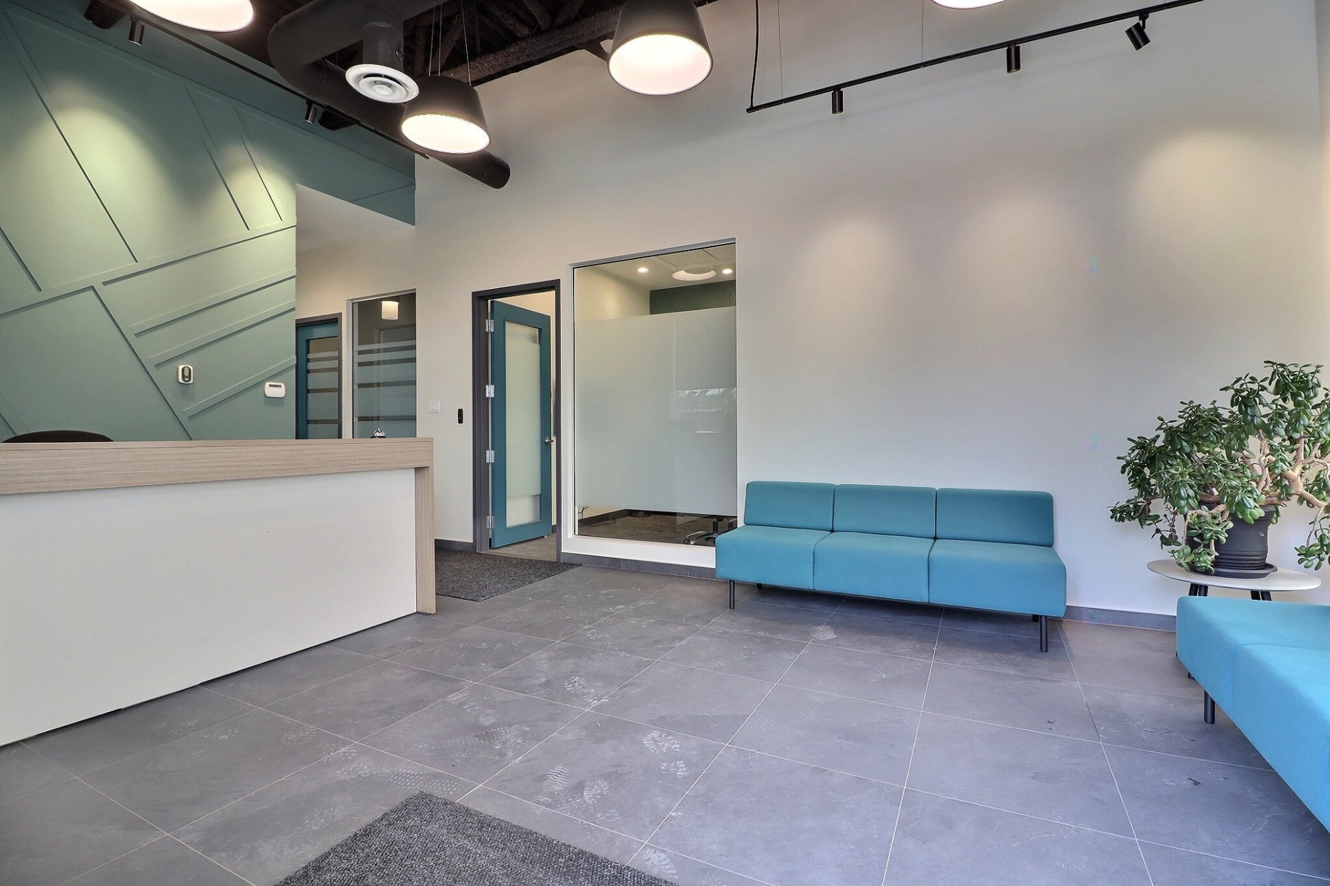 4480 Ch. de Chambly, Longueuil (Saint-Hubert), QC, J3Y3M8