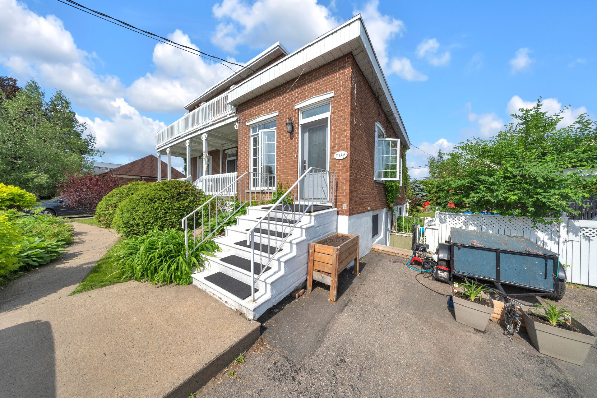 Direction, le logement 233B