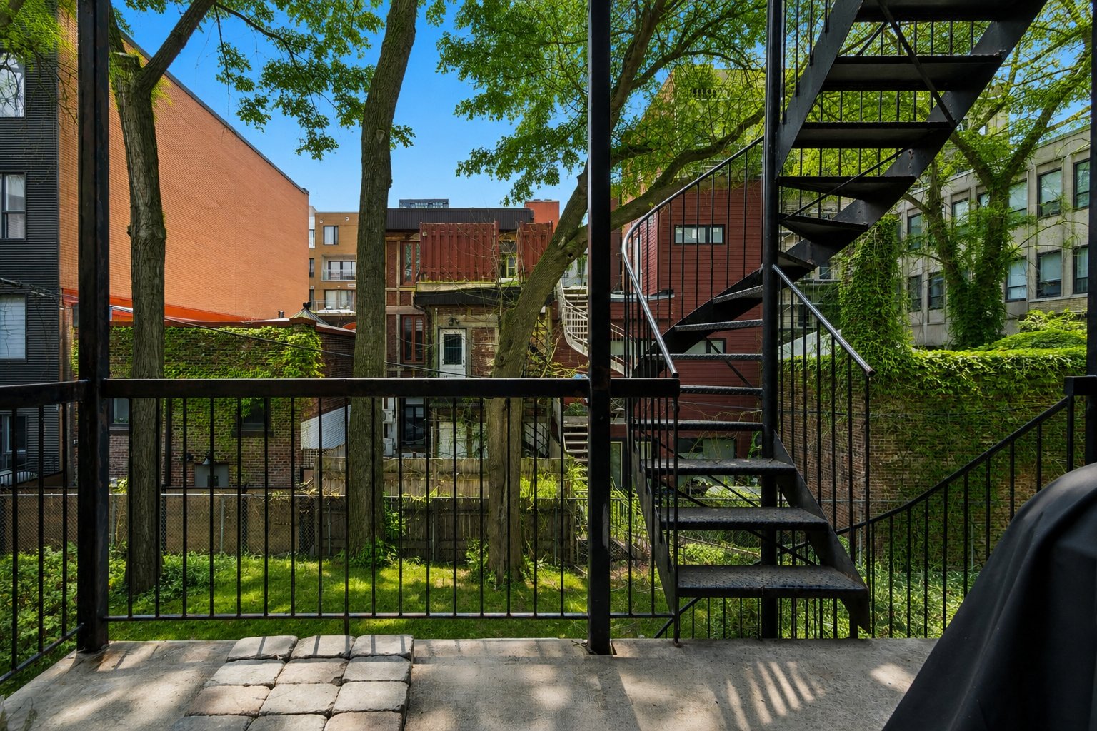 Balcony – 1256, Rue Ste-Élisabeth, apt. 1