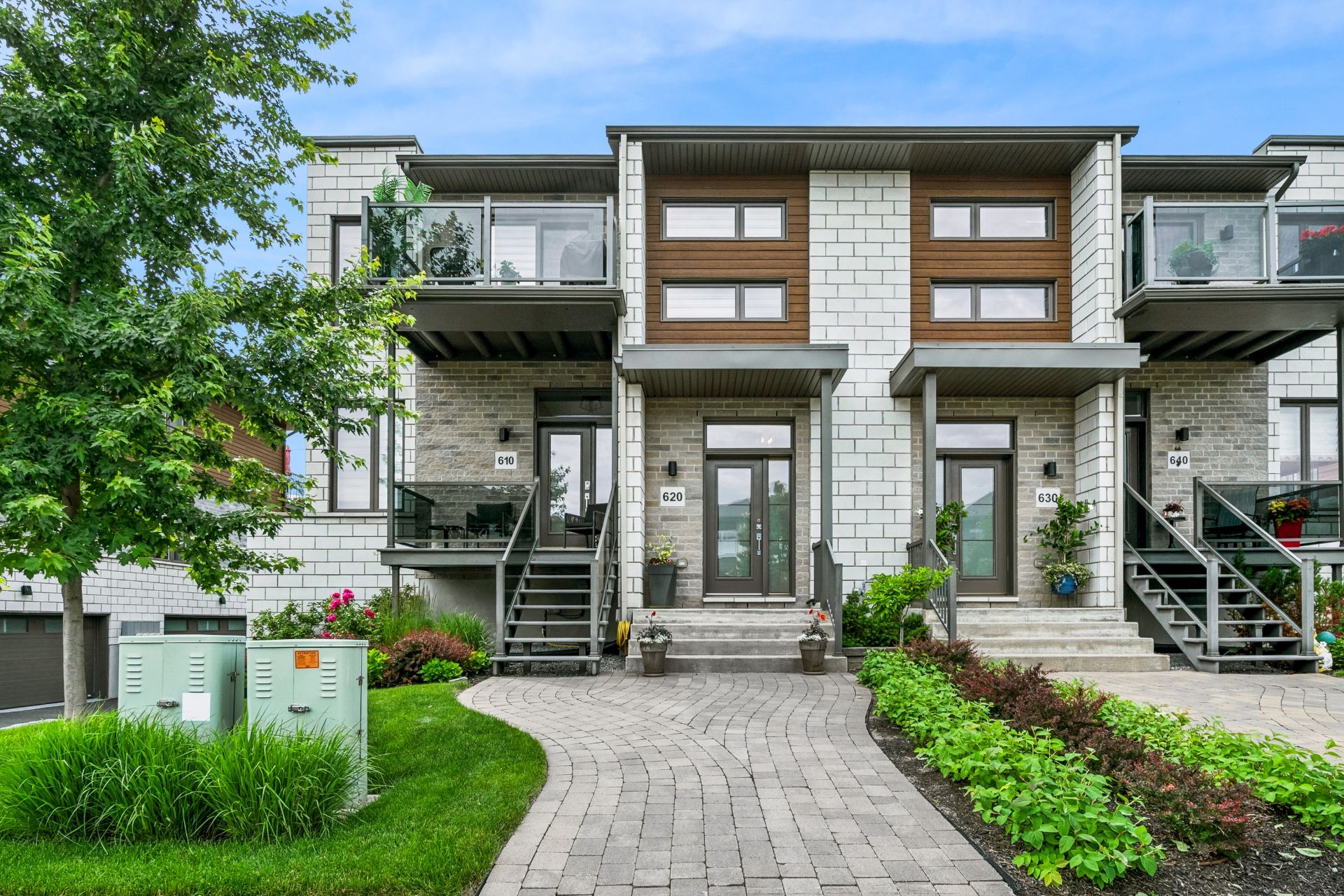 620 Rue du Damier-Argenté, La Prairie, QC, J5R0P4
