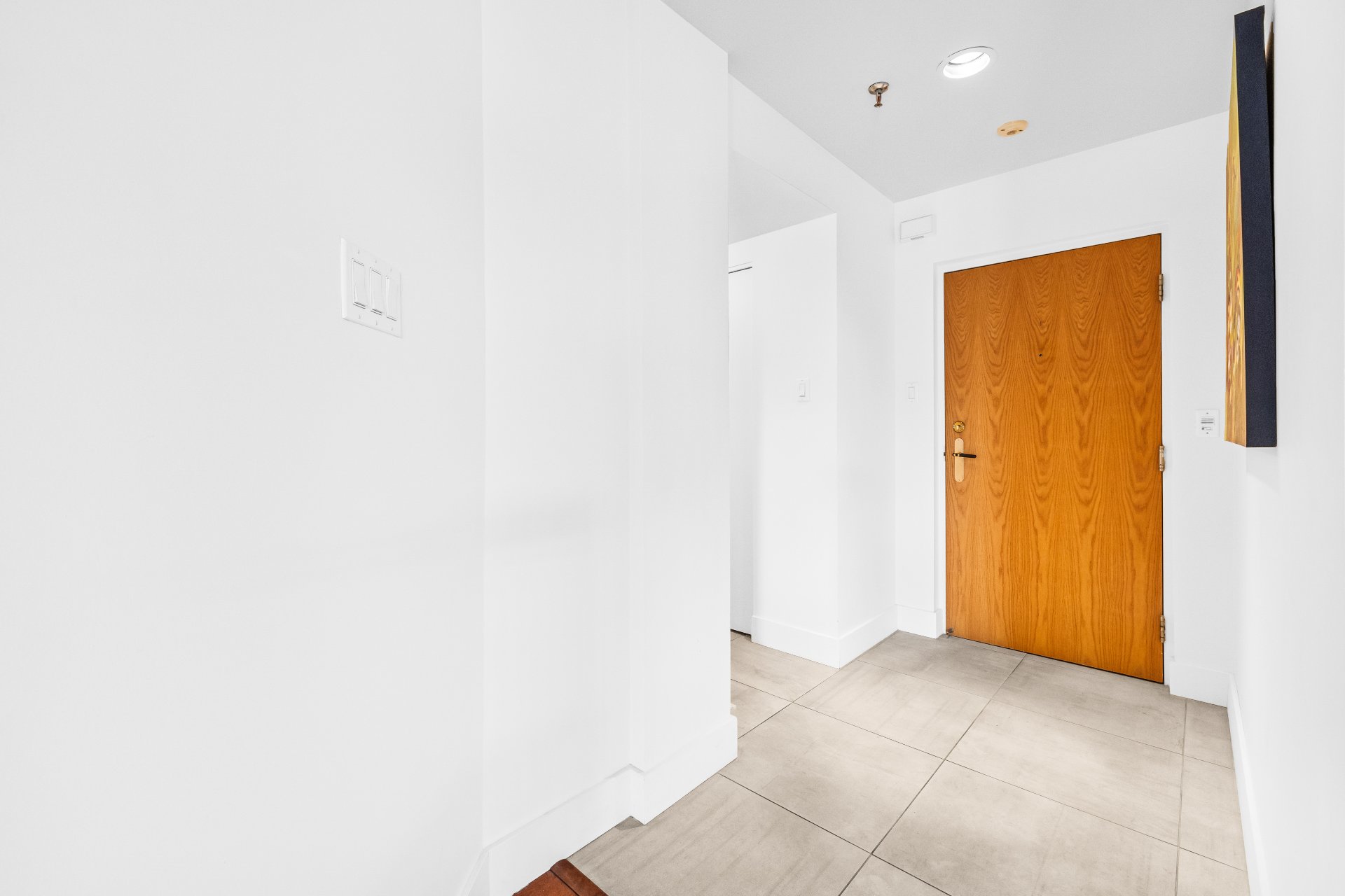 Hall d'entrée/Vestibule – 1275, Av. Van Horne, app. 48
