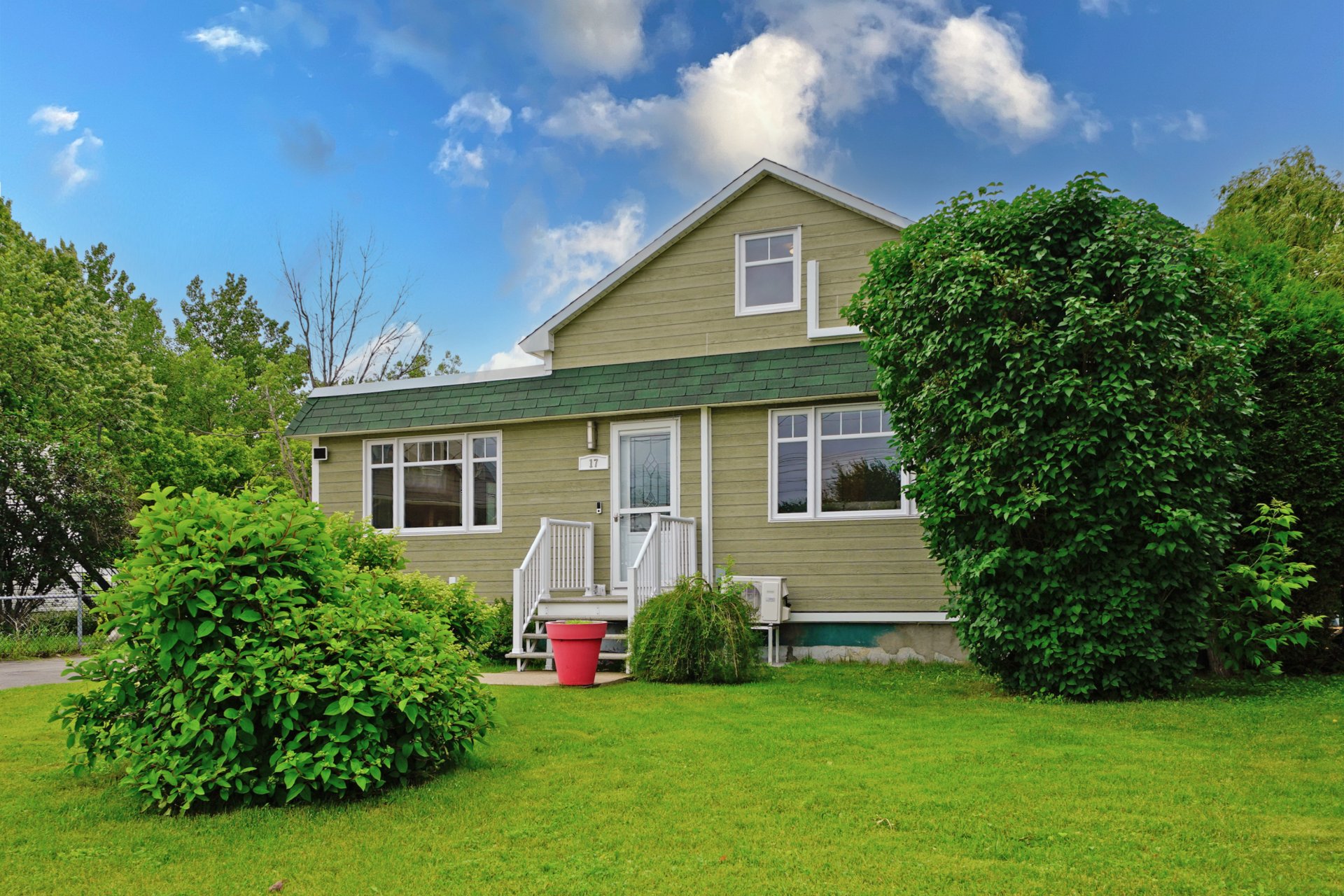 17 Rue Martel, Delson, QC, J5B1E6