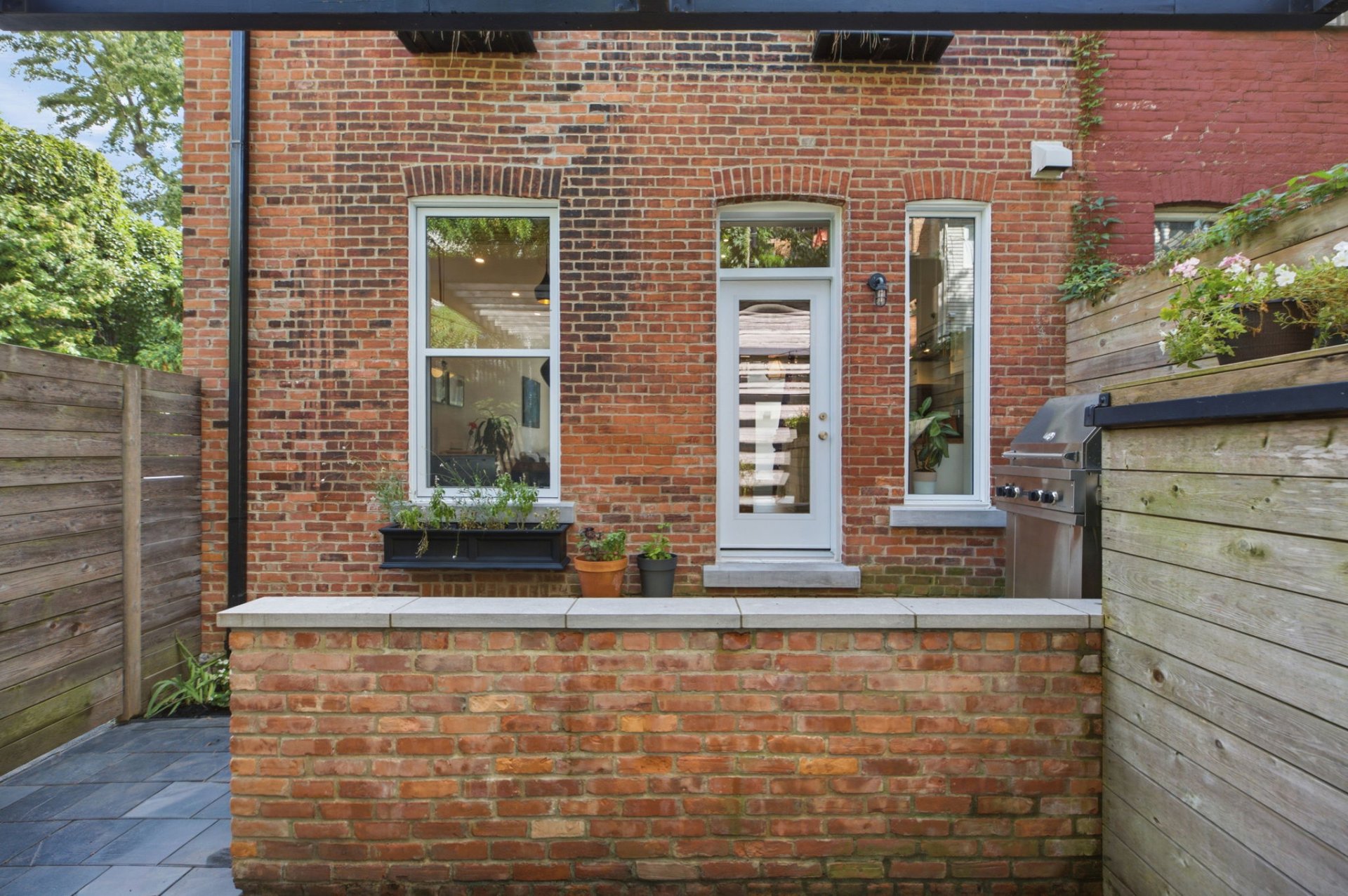 Face arrière – 1523, Av. Wrexham