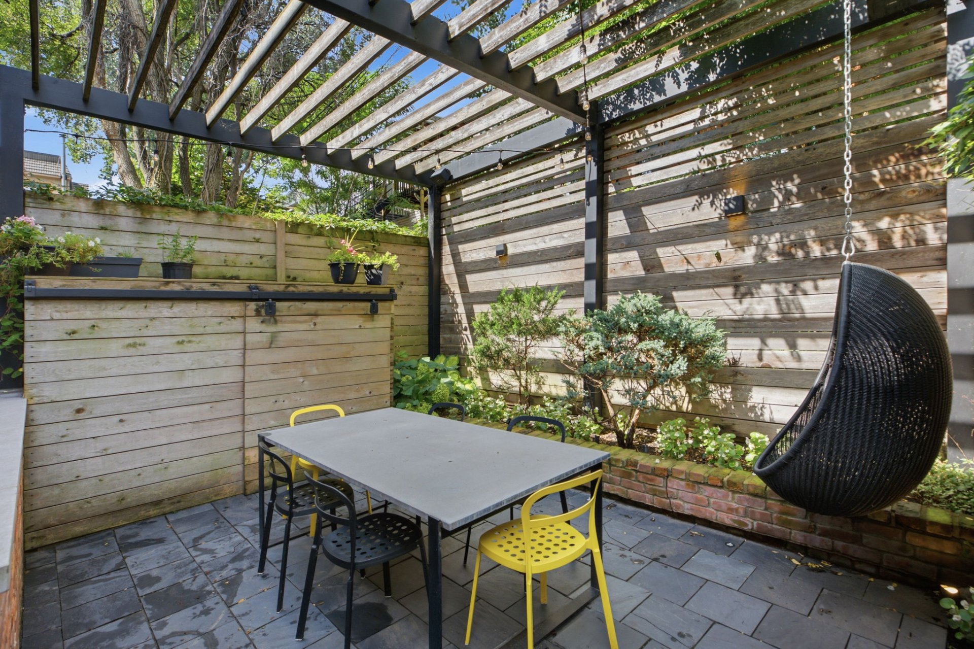 Terrasse – 1523, Av. Wrexham