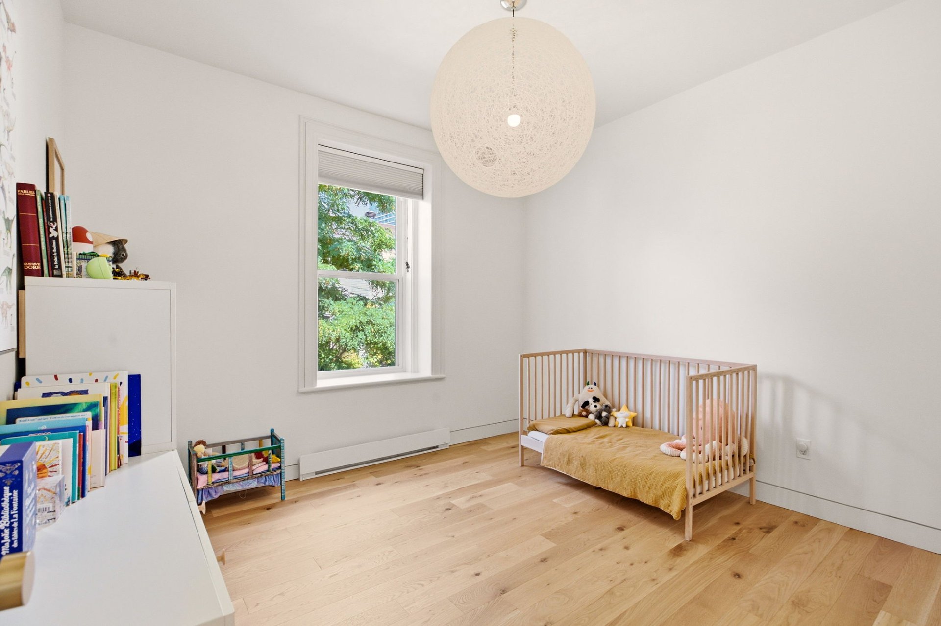 Chambre à coucher – 1523, Av. Wrexham