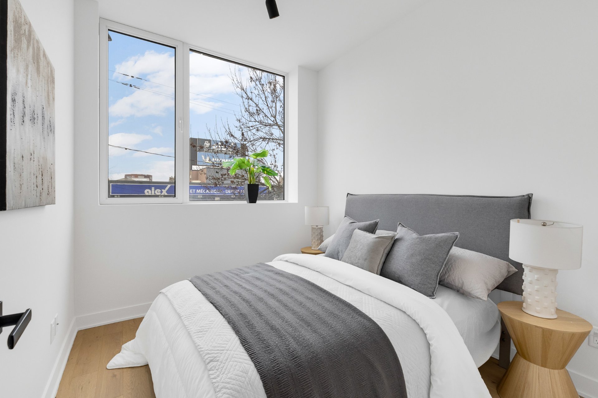 Primary bedroom – 5410, Av. Papineau, apt. 207