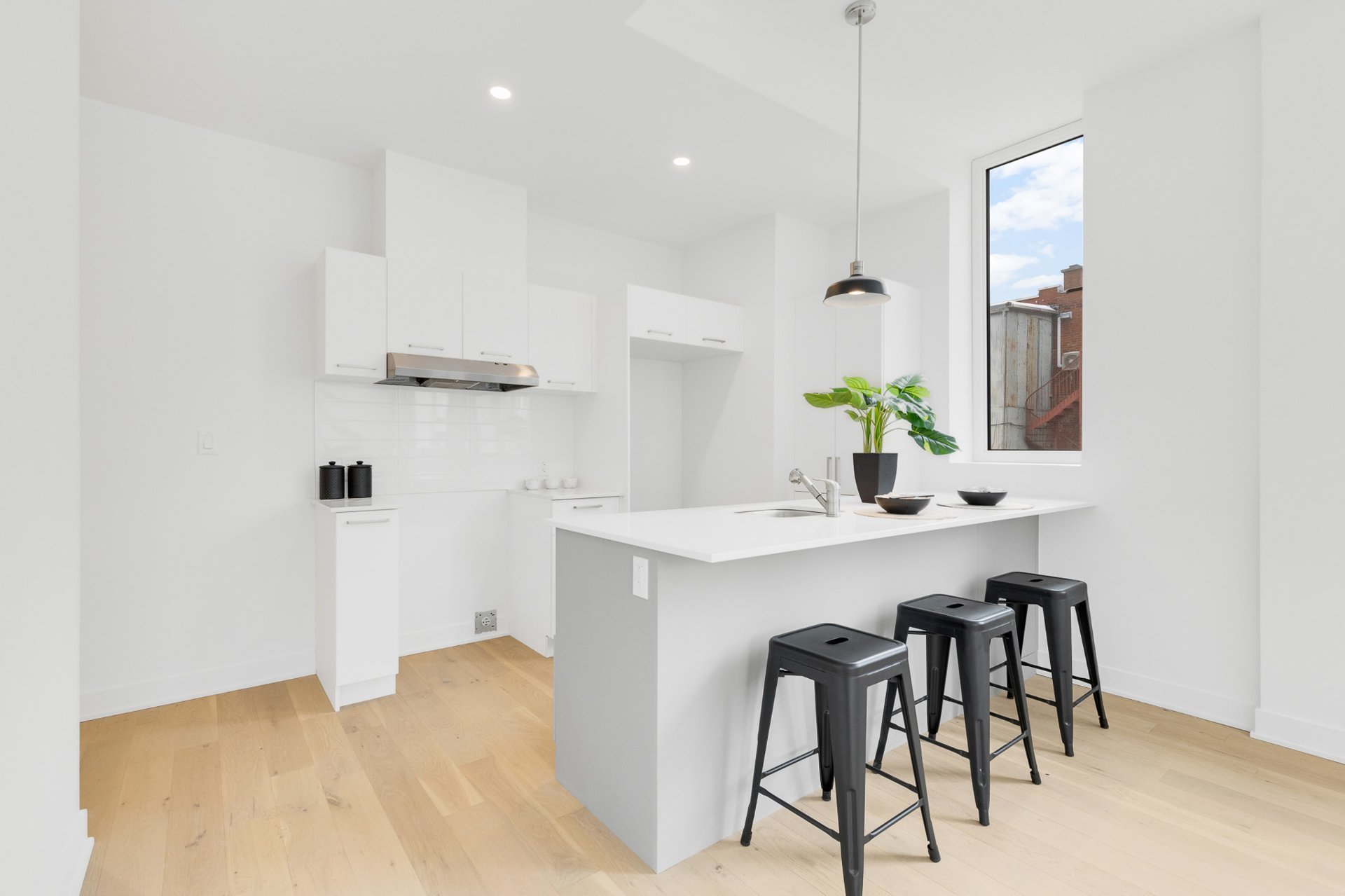 Kitchen – 5410, Av. Papineau, apt. 207