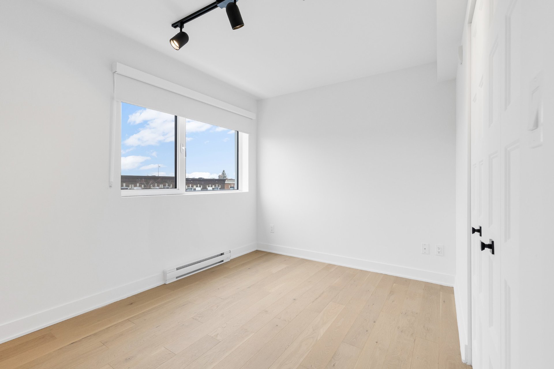 Bedroom – 5410, Av. Papineau, apt. 301