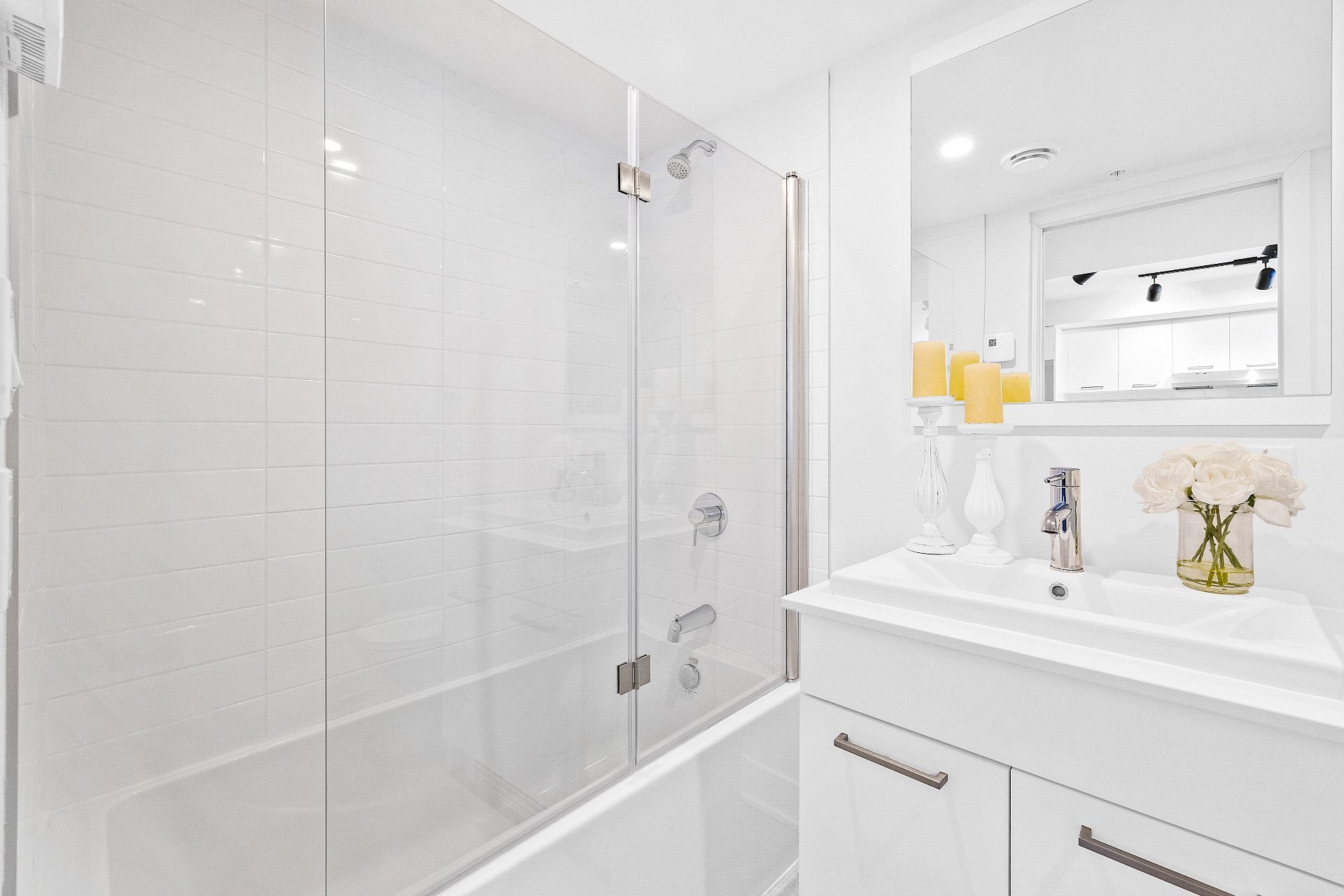 Bathroom – 5410, Av. Papineau, apt. 304