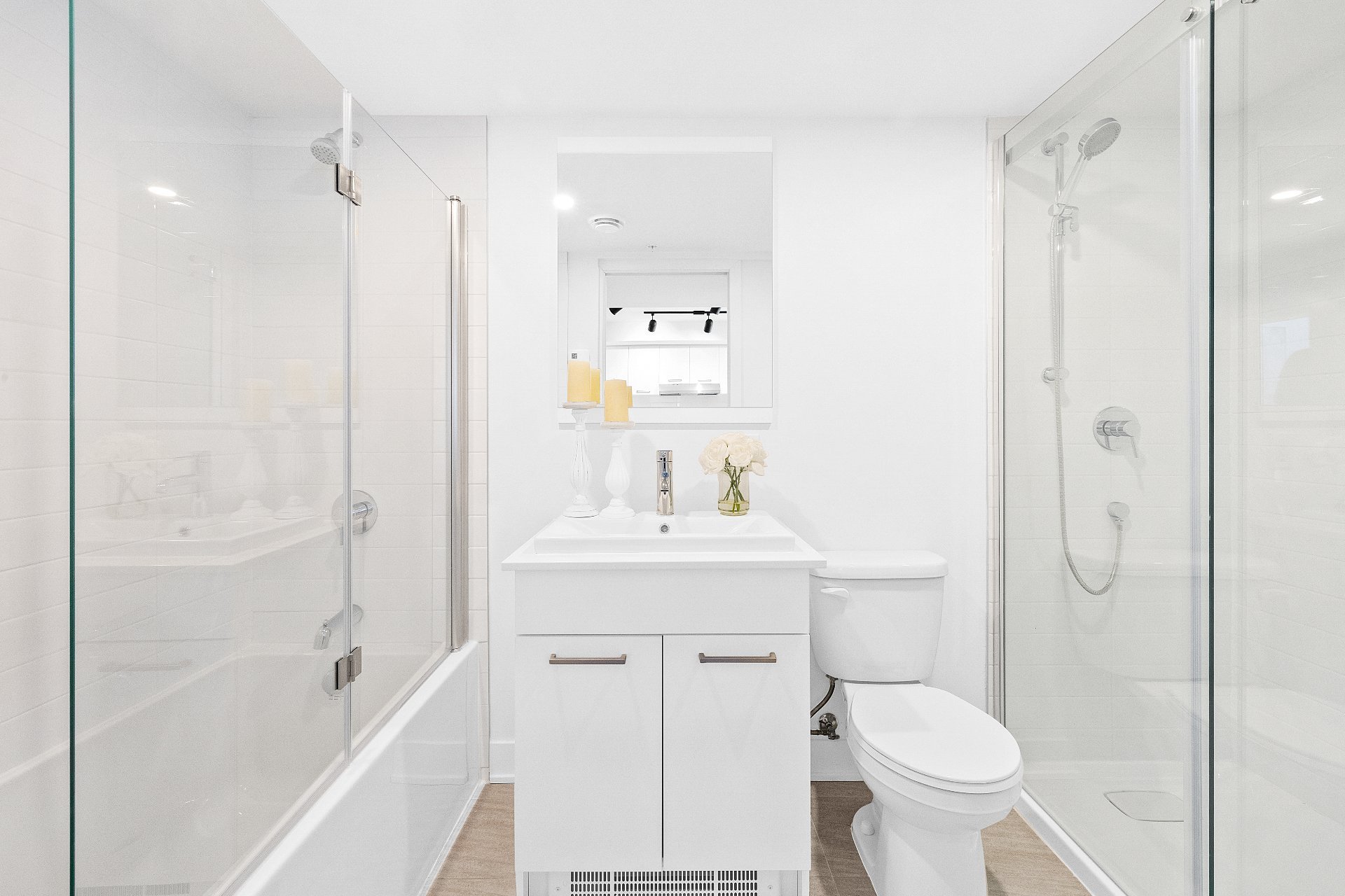 Bathroom – 5410, Av. Papineau, apt. 304