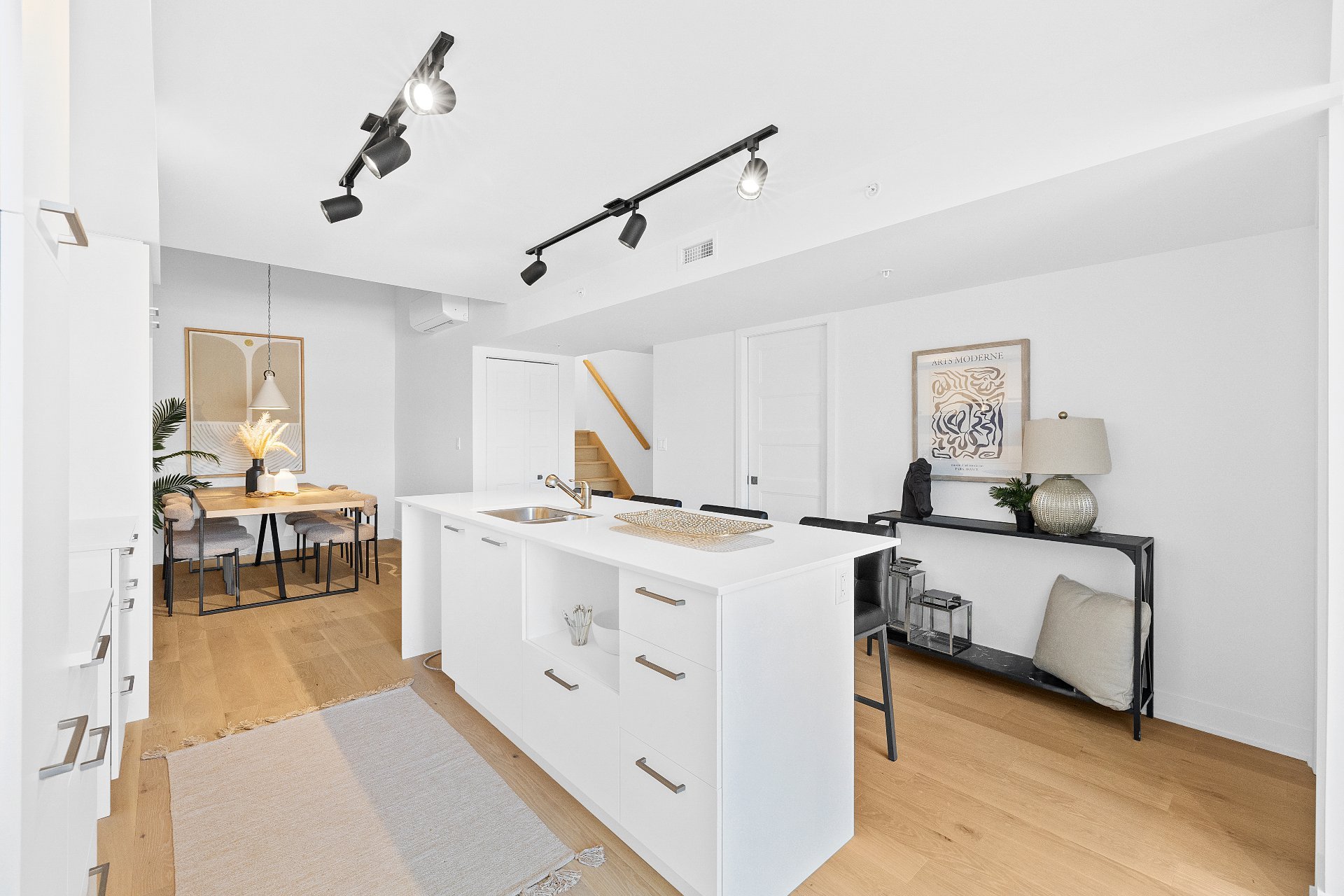 Kitchen – 5410, Av. Papineau, apt. 304