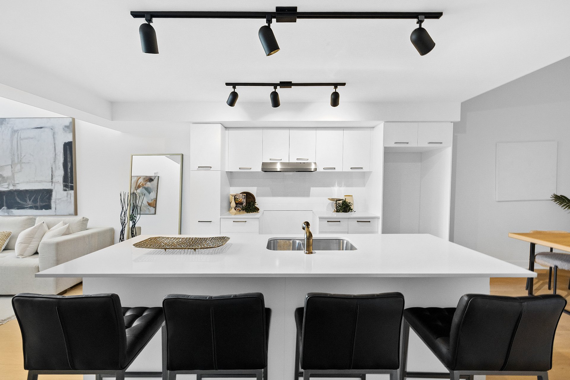 Kitchen – 5410, Av. Papineau, apt. 304