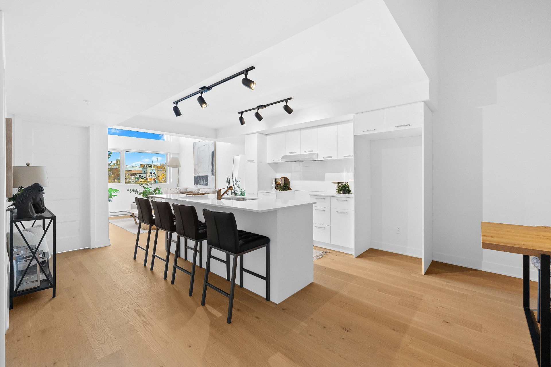 Kitchen – 5410, Av. Papineau, apt. 304