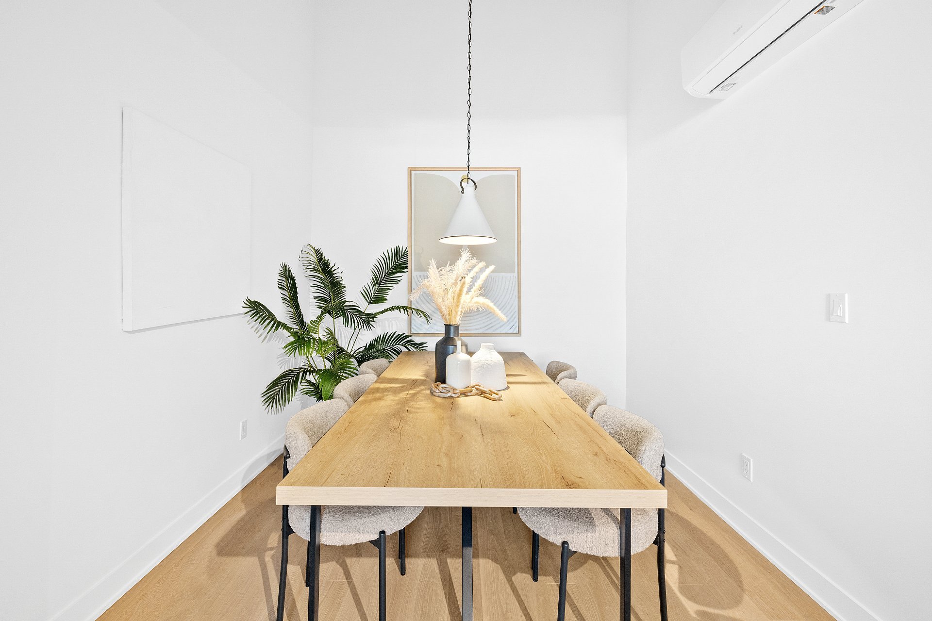 Dining room – 5410, Av. Papineau, apt. 304
