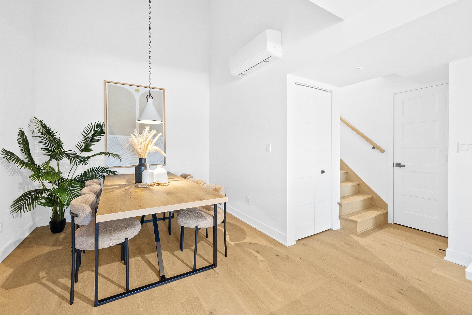 Dining room – 5410, Av. Papineau, apt. 304