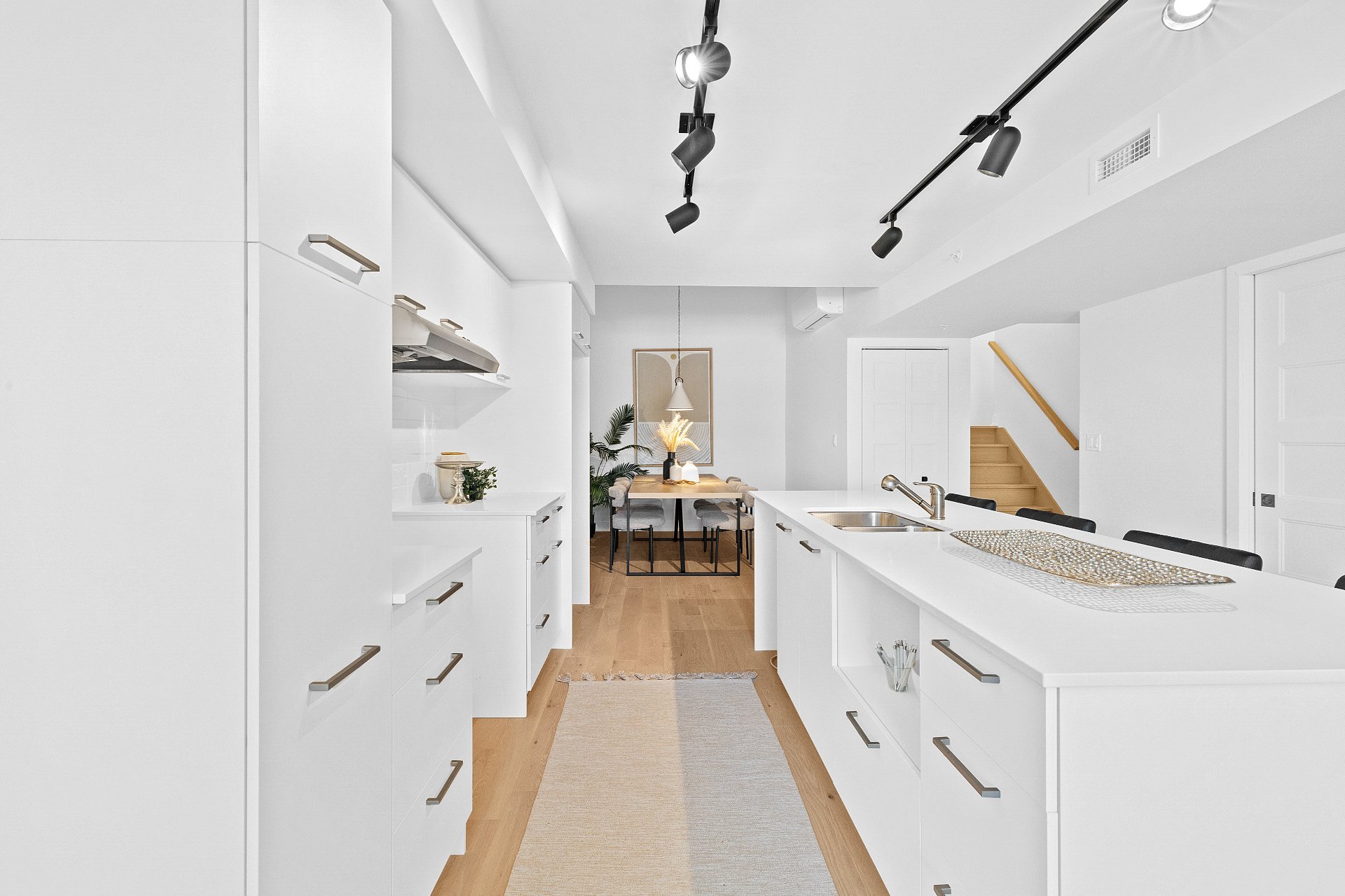 Kitchen – 5410, Av. Papineau, apt. 304