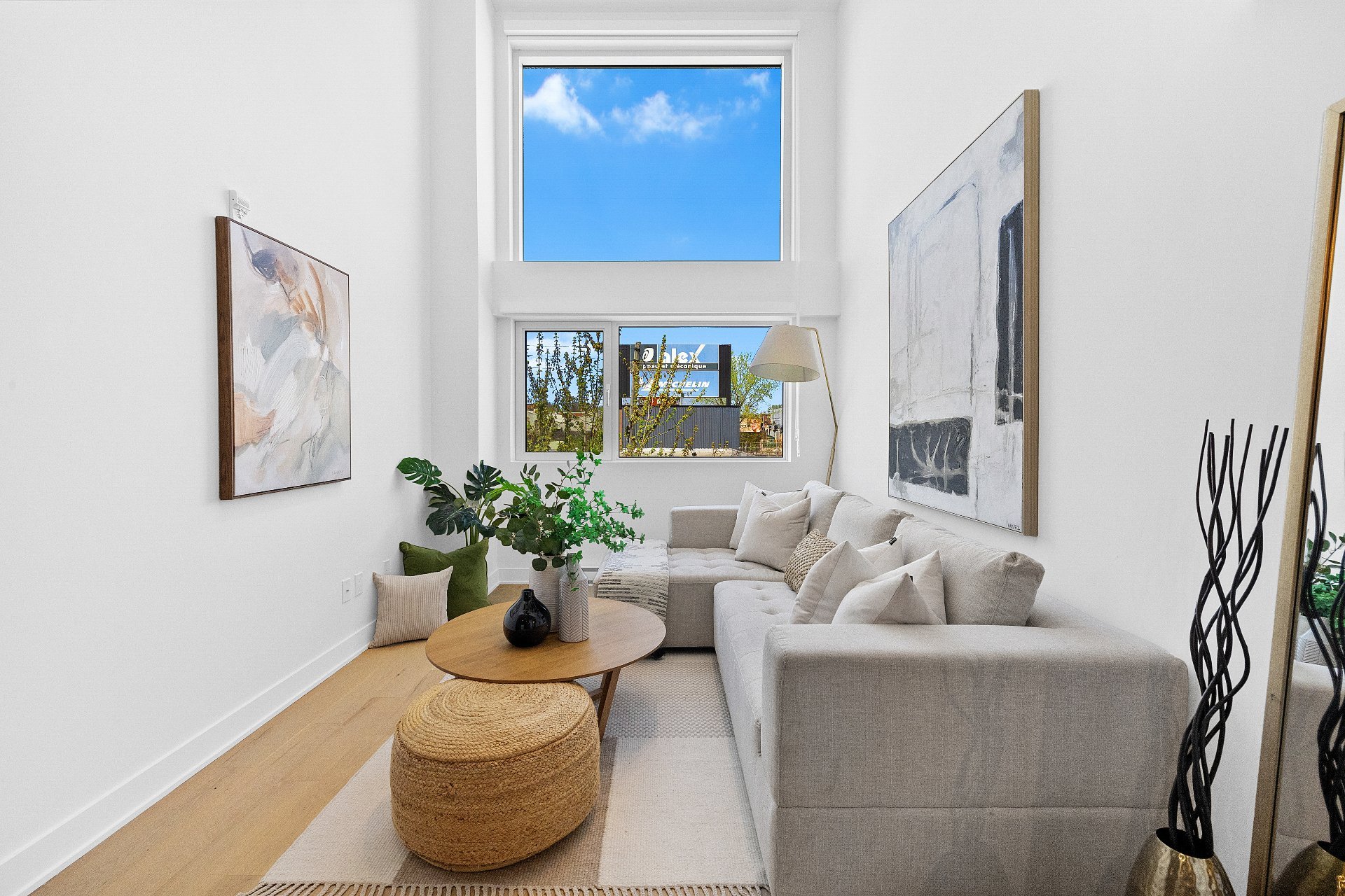 Living room – 5410, Av. Papineau, apt. 304
