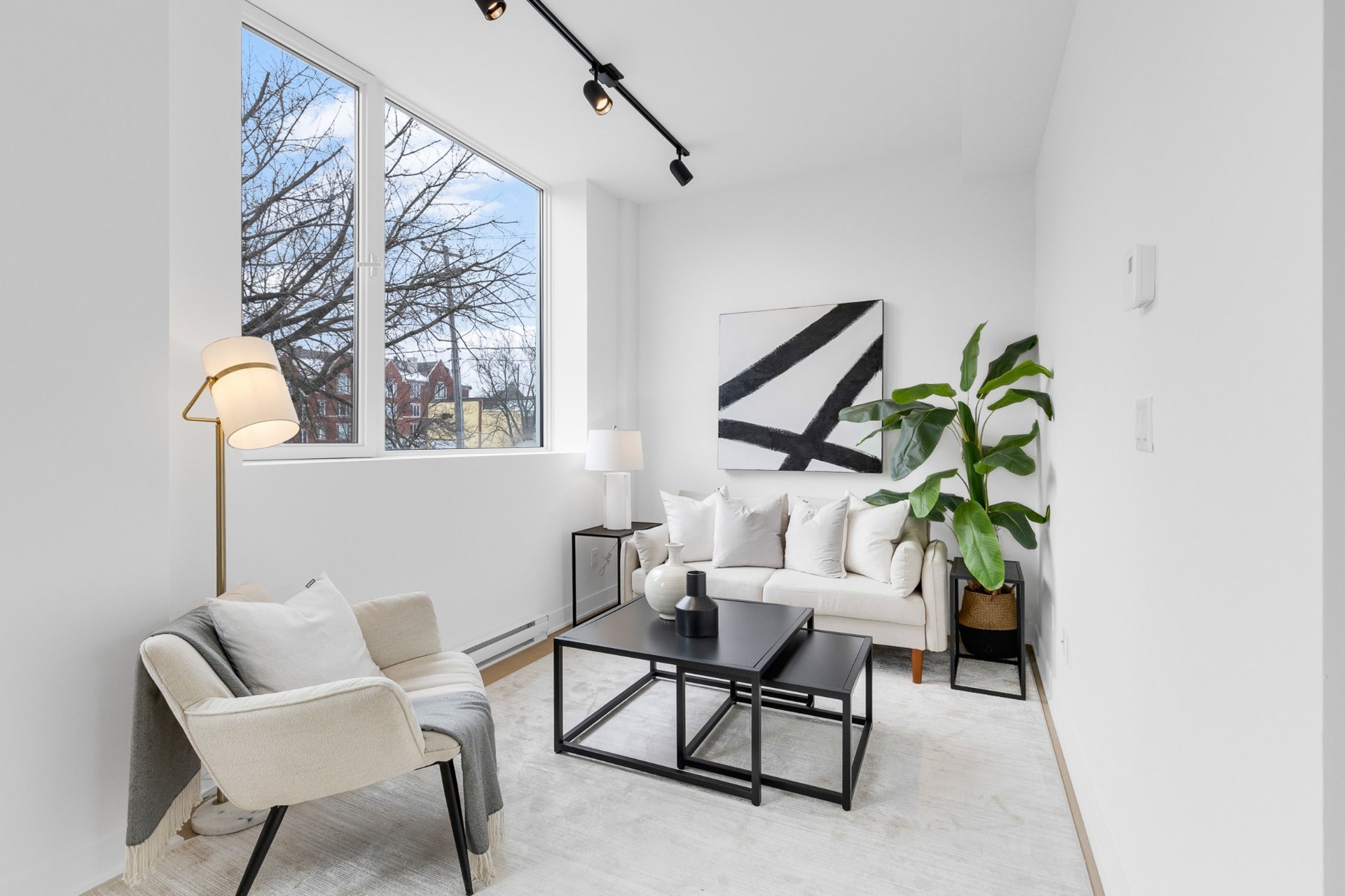 Living room – 5410, Av. Papineau, apt. 207