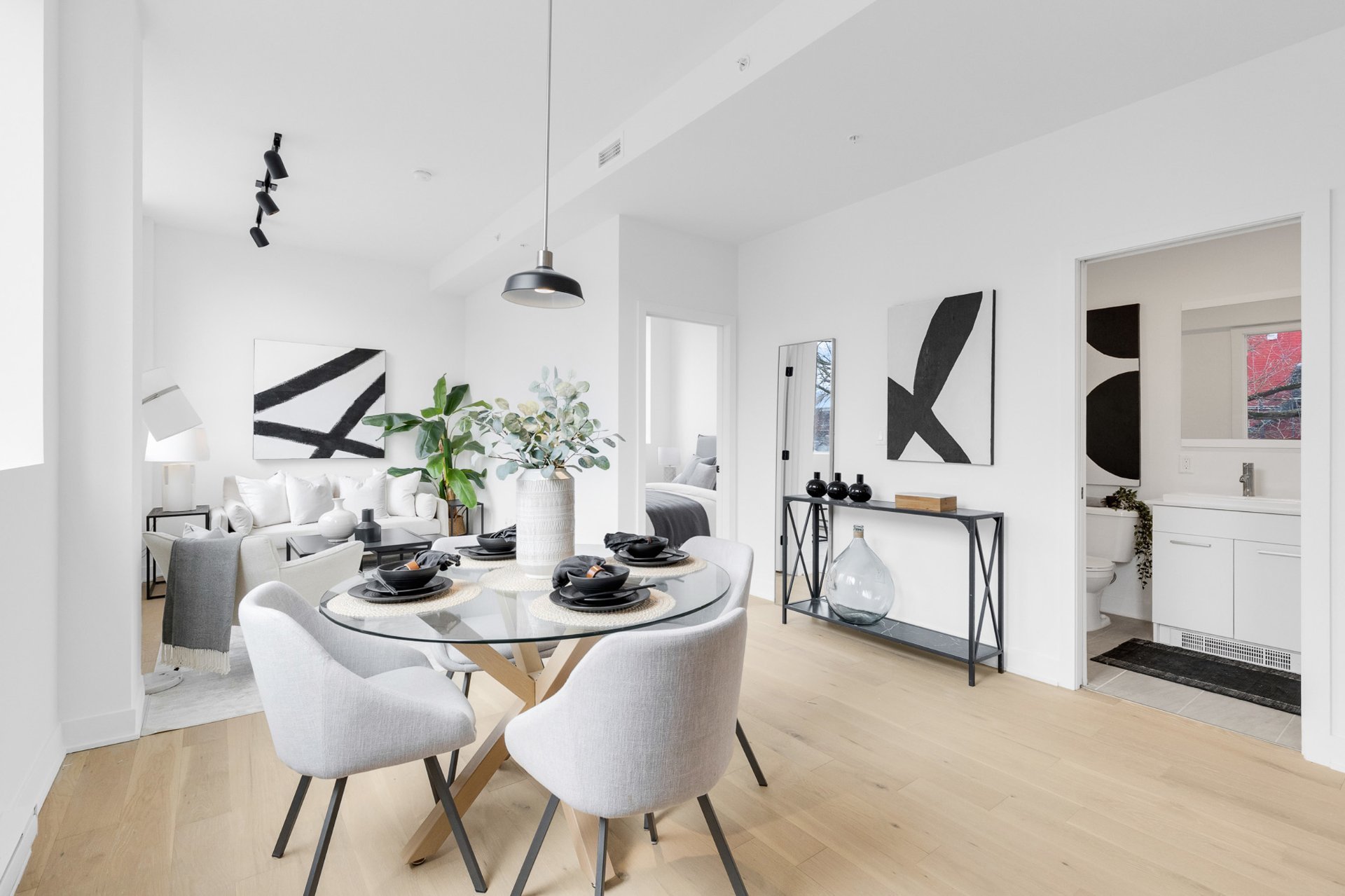 5410, Av. Papineau, apt. 207