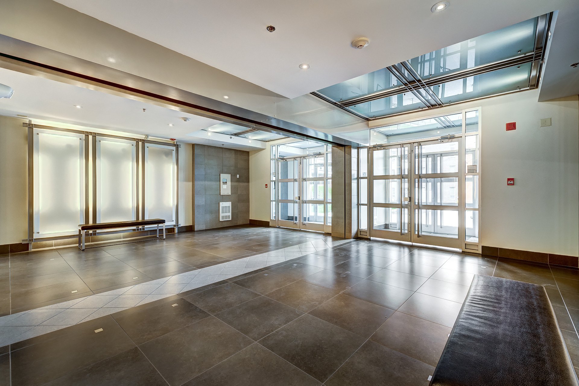 Exterior entrance – 4150, Rue St-Ambroise, apt. 101