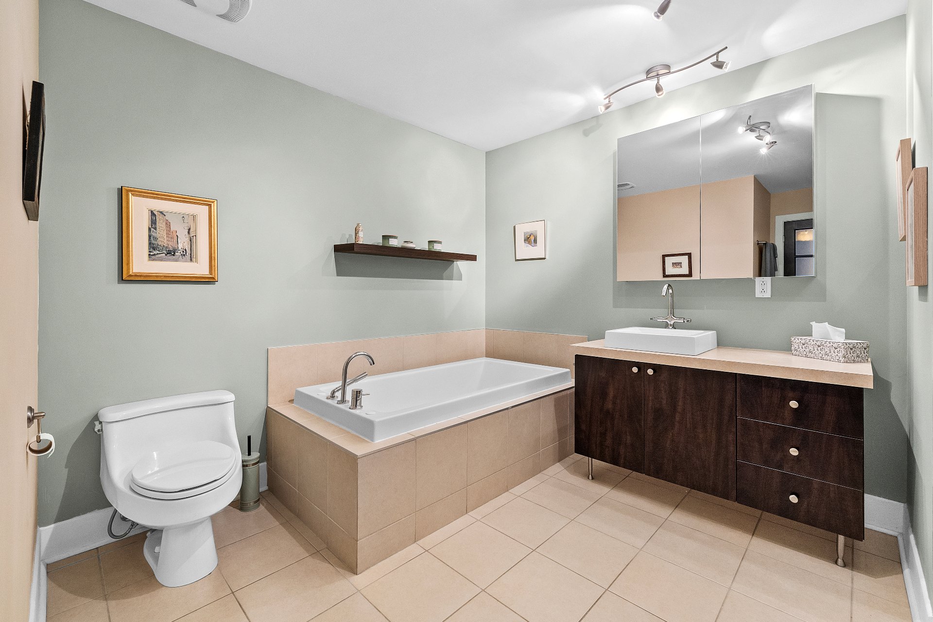 Bathroom – 4150, Rue St-Ambroise, apt. 101