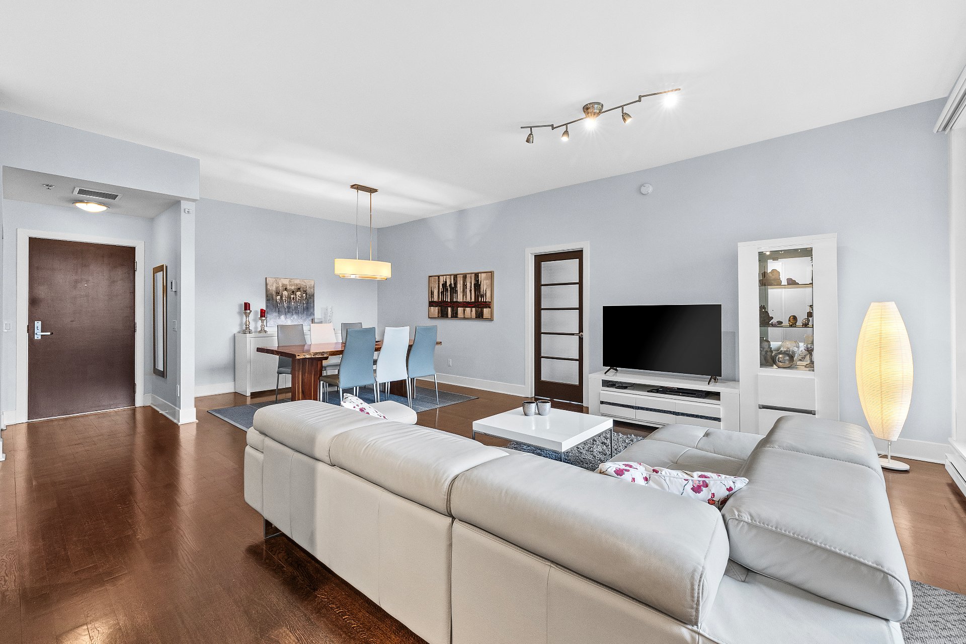 Living room – 4150, Rue St-Ambroise, apt. 101