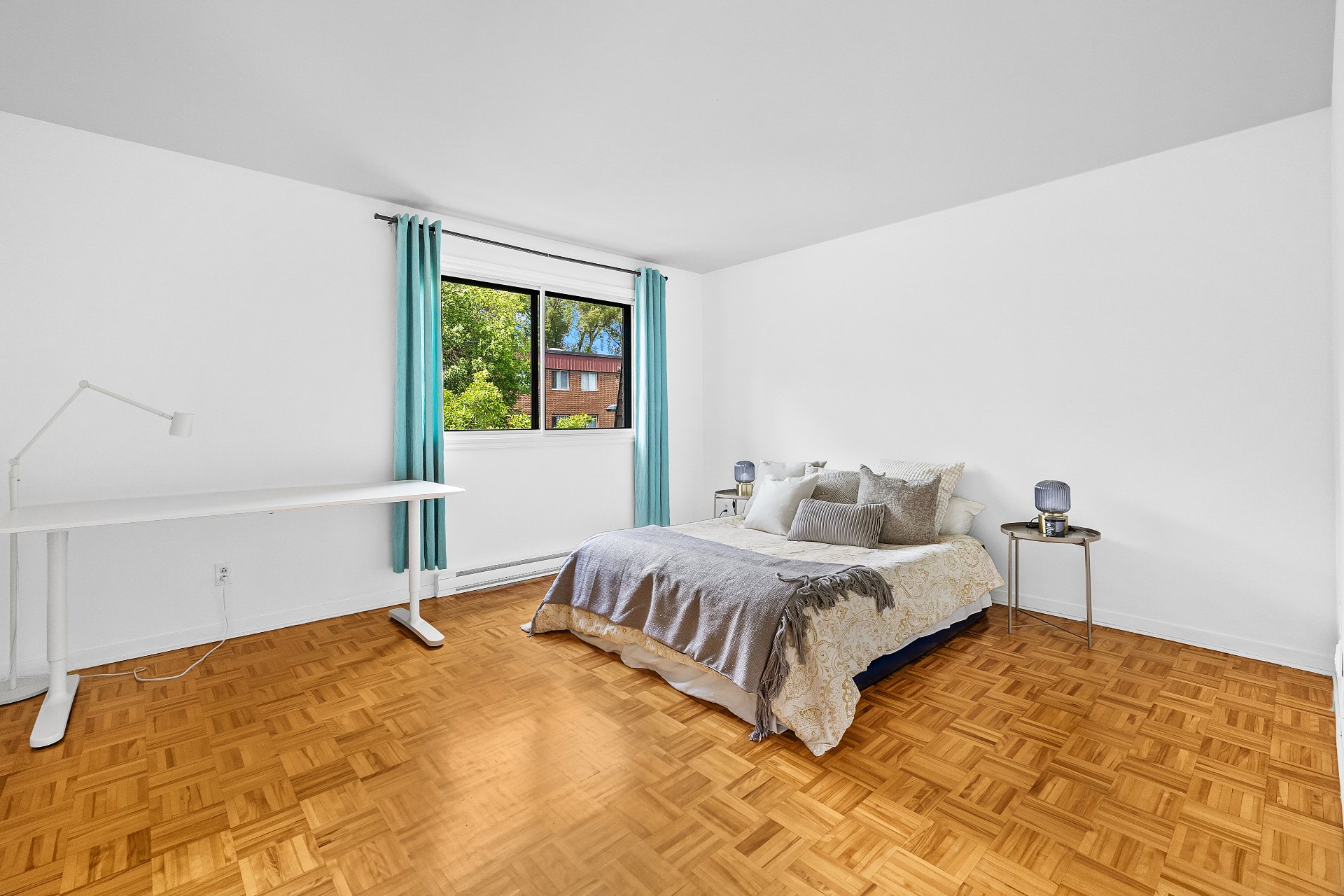 Bedroom – 2662, Rue Workman