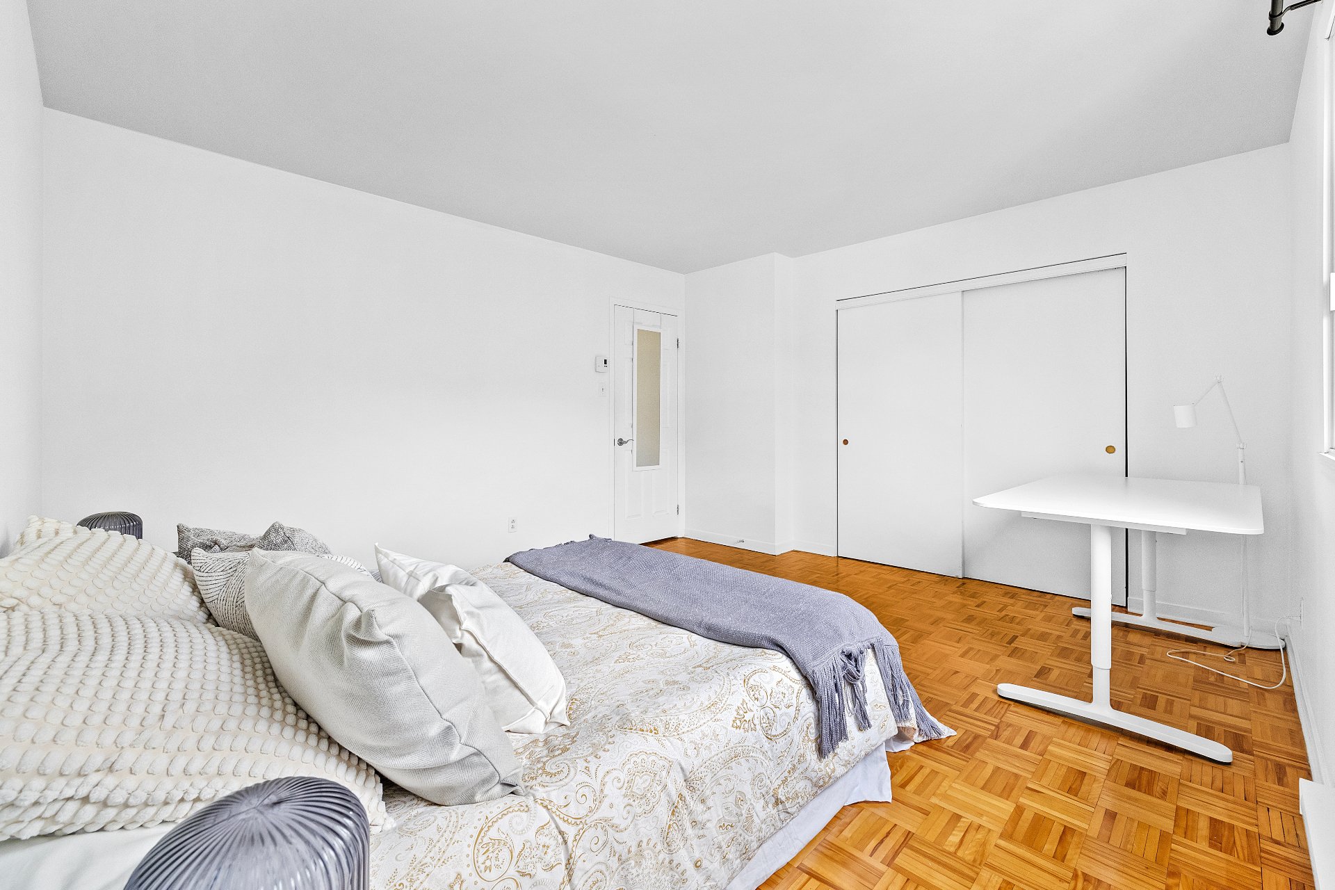 Bedroom – 2662, Rue Workman