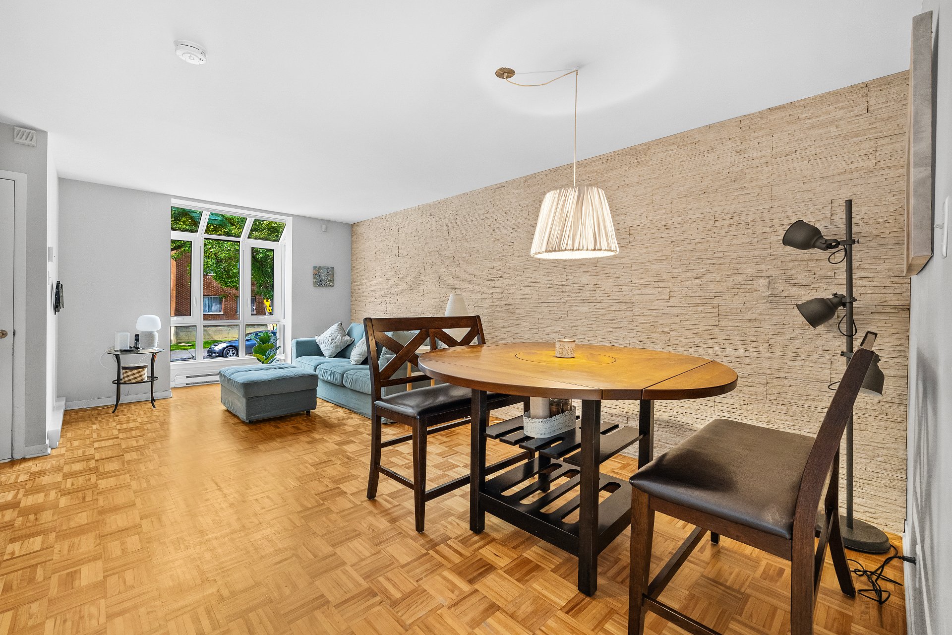 Dining room – 2662, Rue Workman