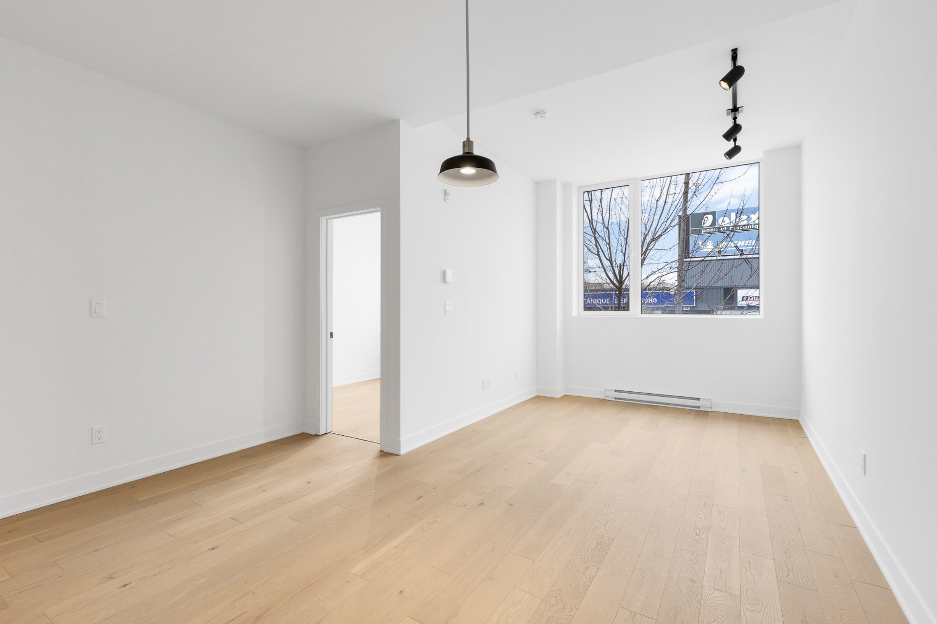 Living room – 5410, Av. Papineau, apt. 204