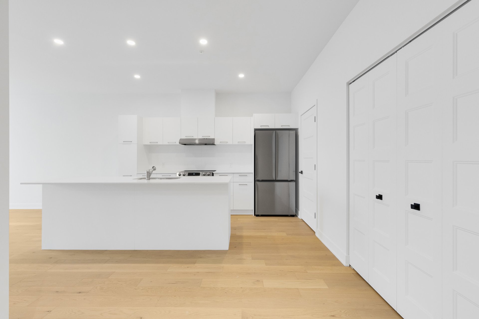 Kitchen – 5410, Av. Papineau, apt. 204