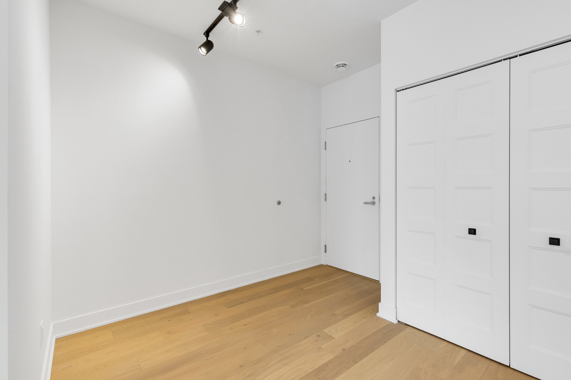 Hall – 5410, Av. Papineau, apt. 205
