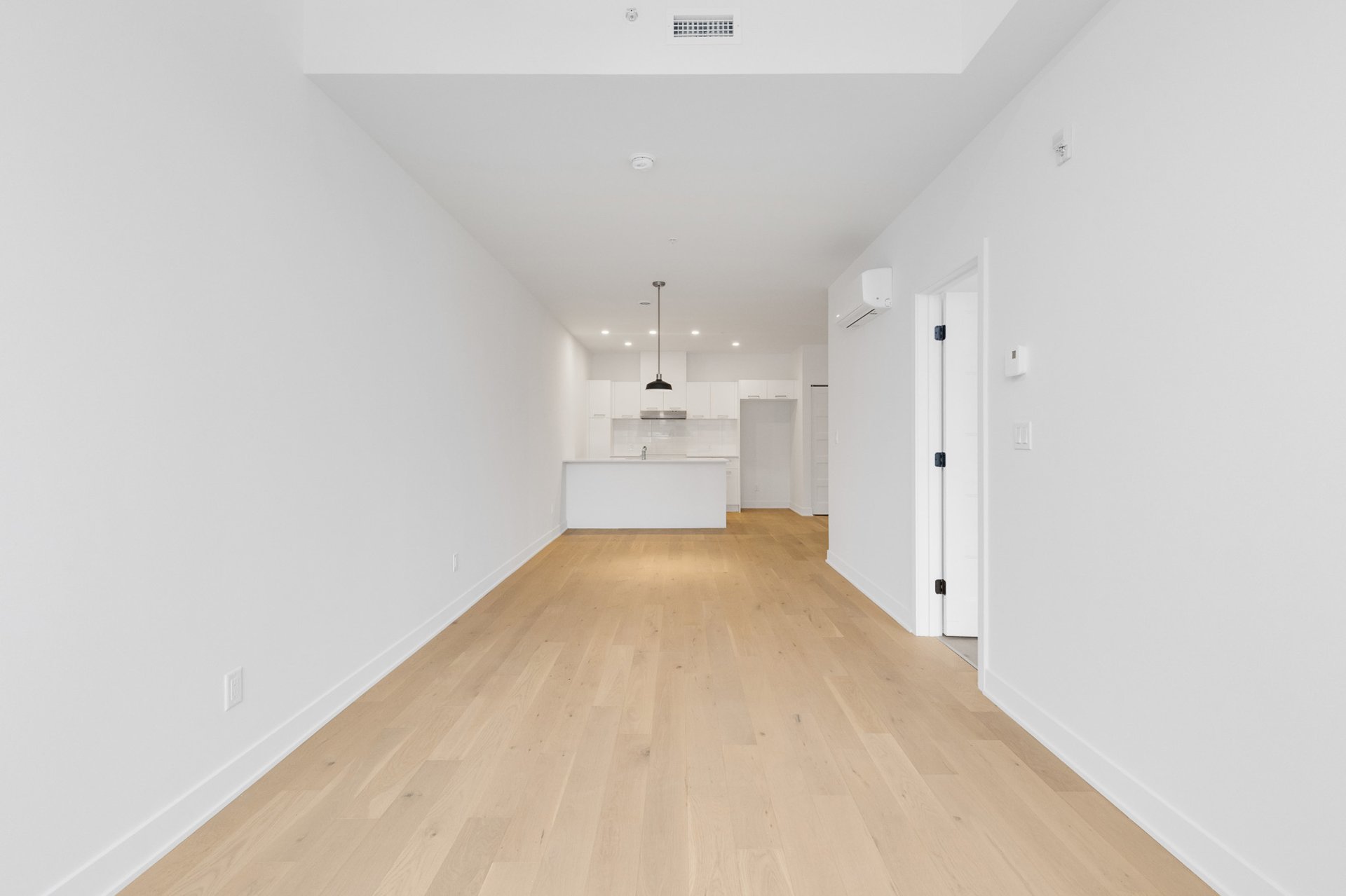 Living room – 5410, Av. Papineau, apt. 105