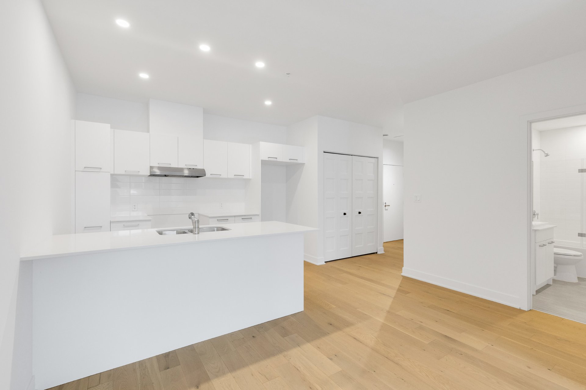 Kitchen – 5410, Av. Papineau, apt. 105