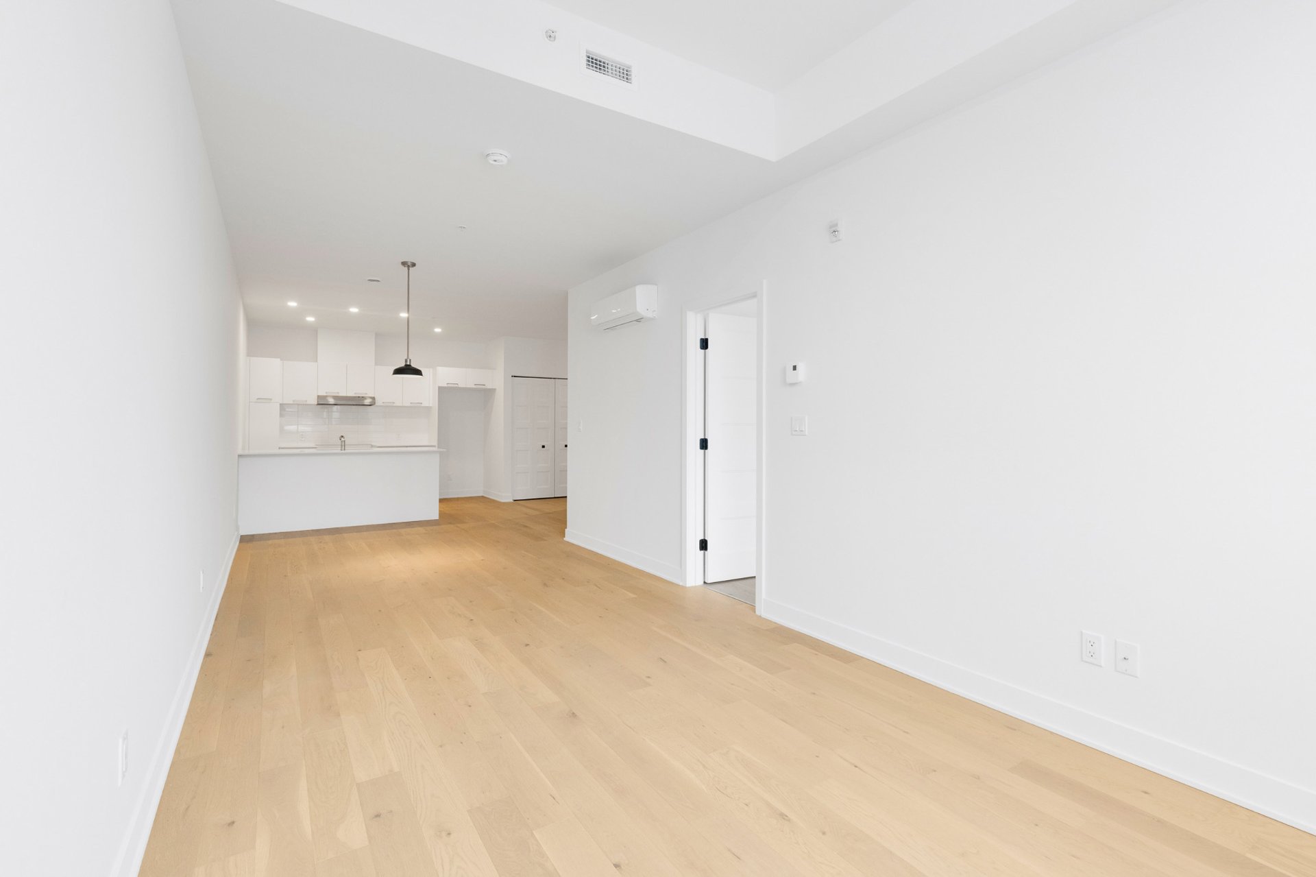 Living room – 5410, Av. Papineau, apt. 105