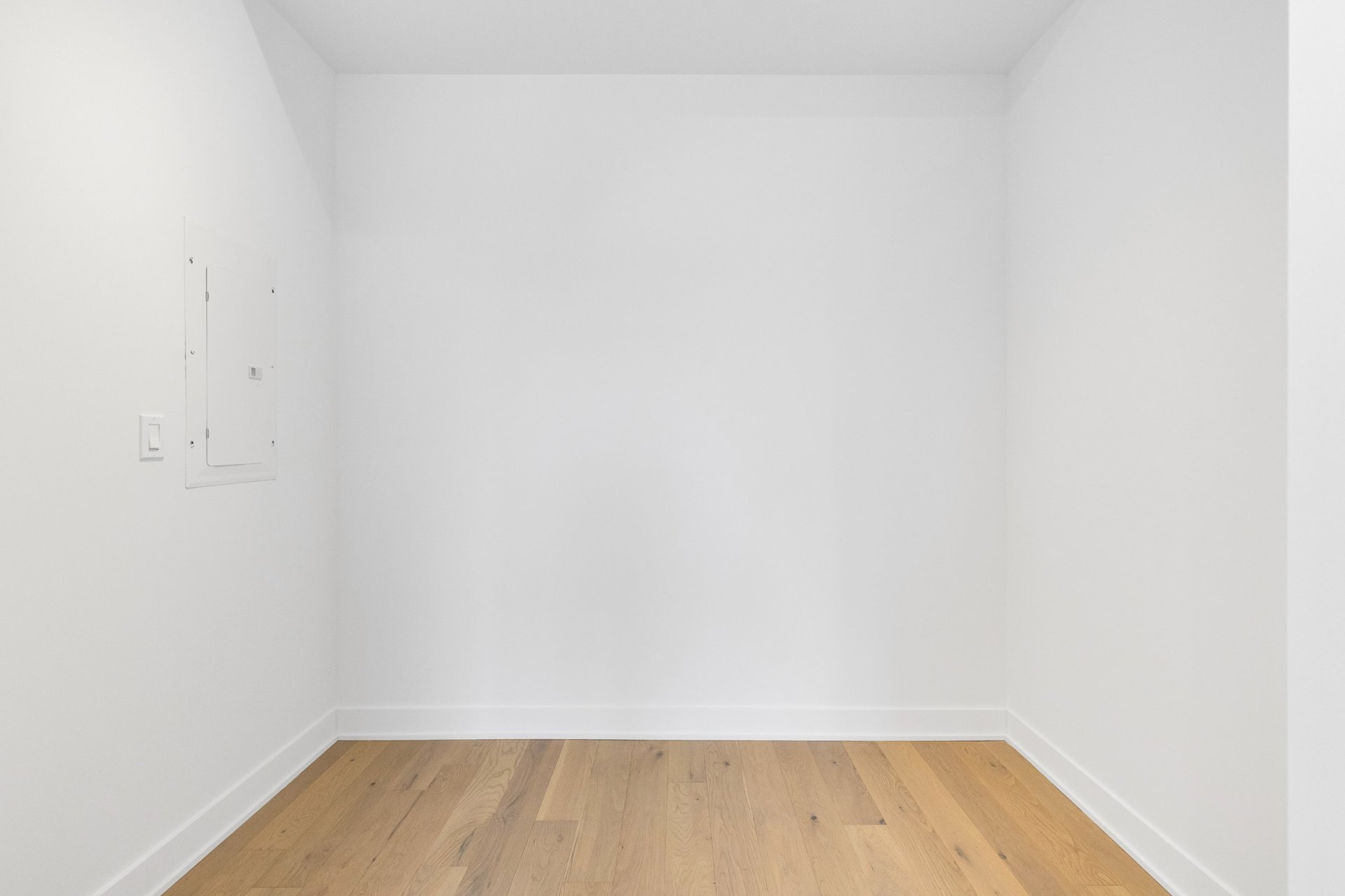 Office – 5410, Av. Papineau, apt. 105