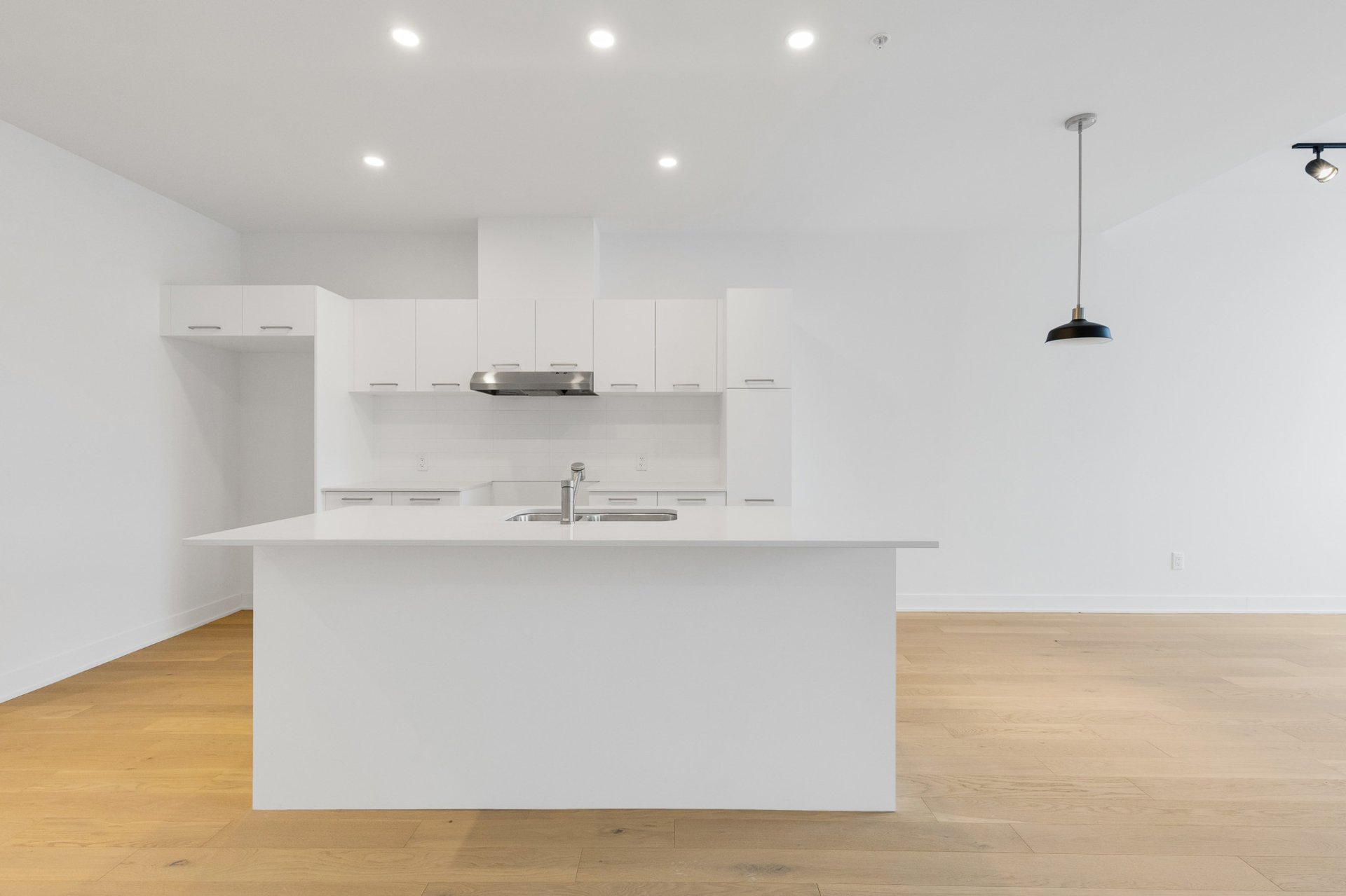 Kitchen – 5410, Av. Papineau, apt. 203