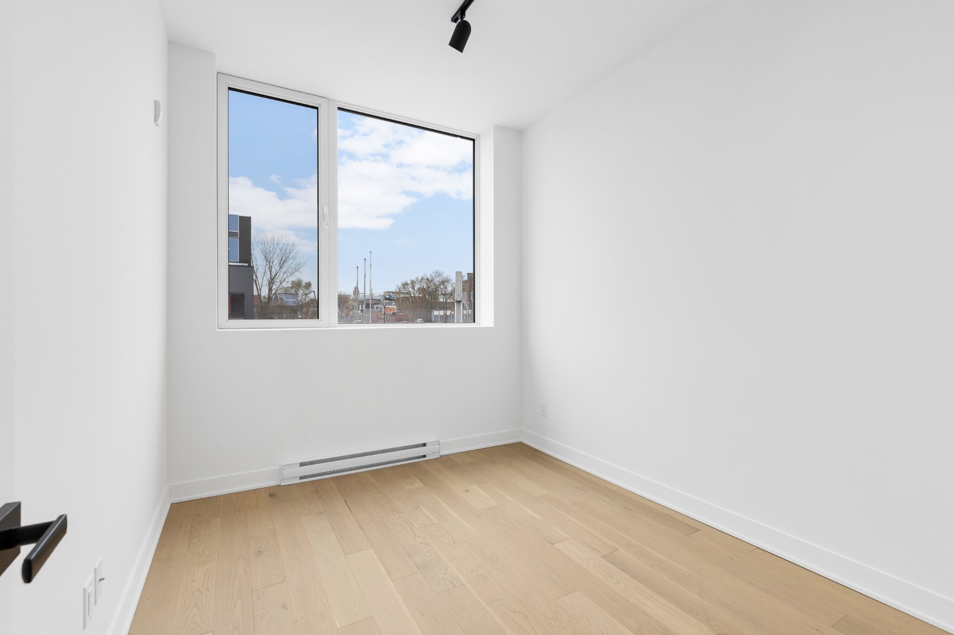 Primary bedroom – 5410, Av. Papineau, apt. 203