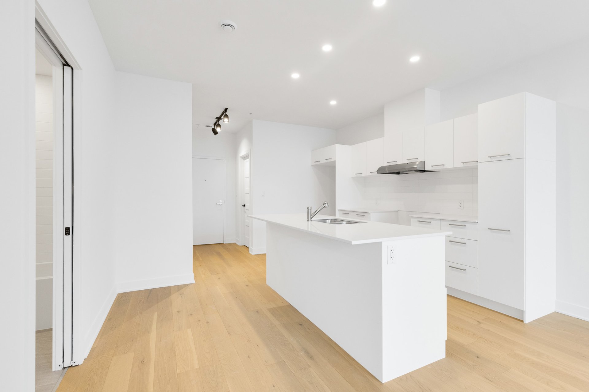 Kitchen – 5410, Av. Papineau, apt. 203
