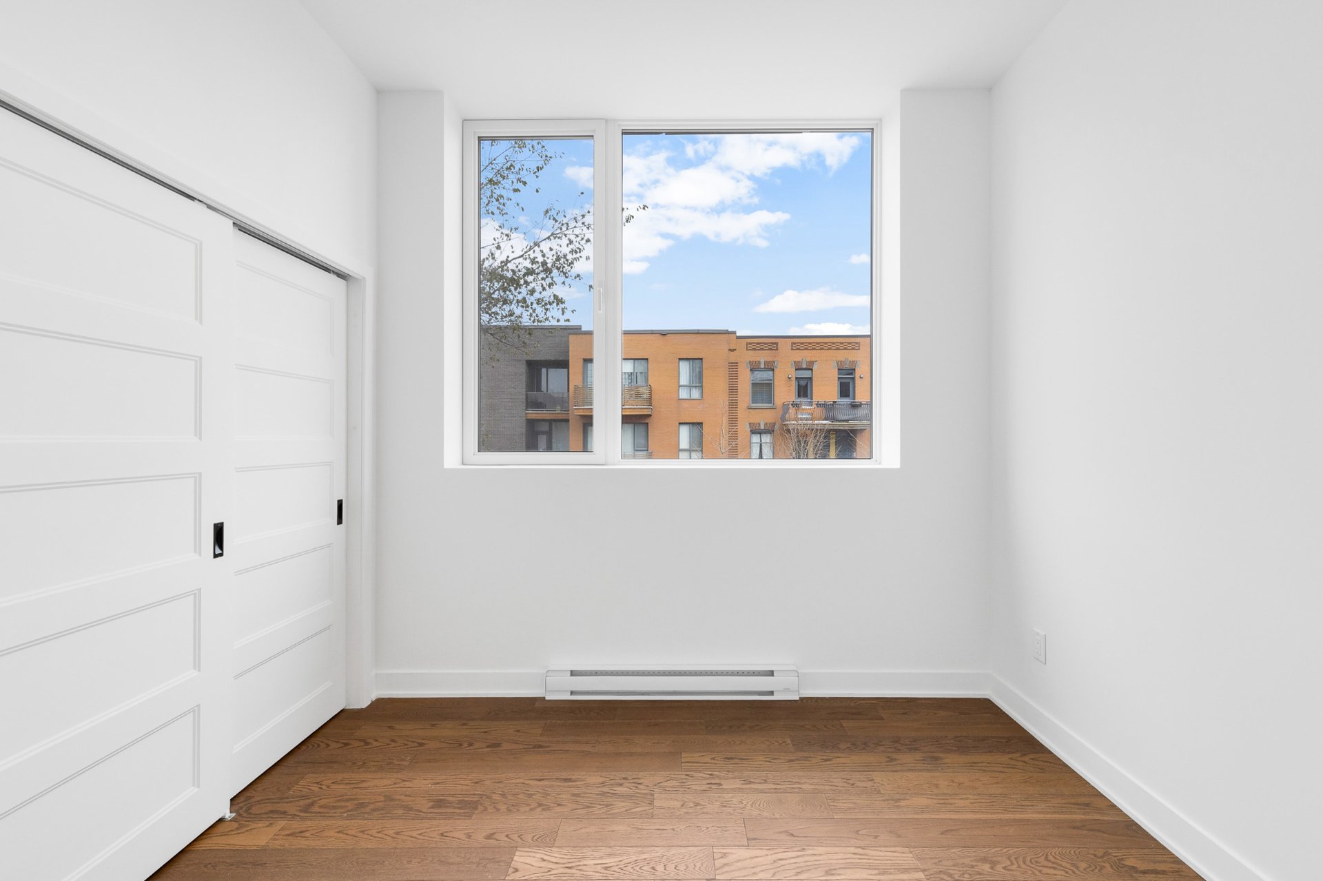 Primary bedroom – 5410, Av. Papineau, apt. 201