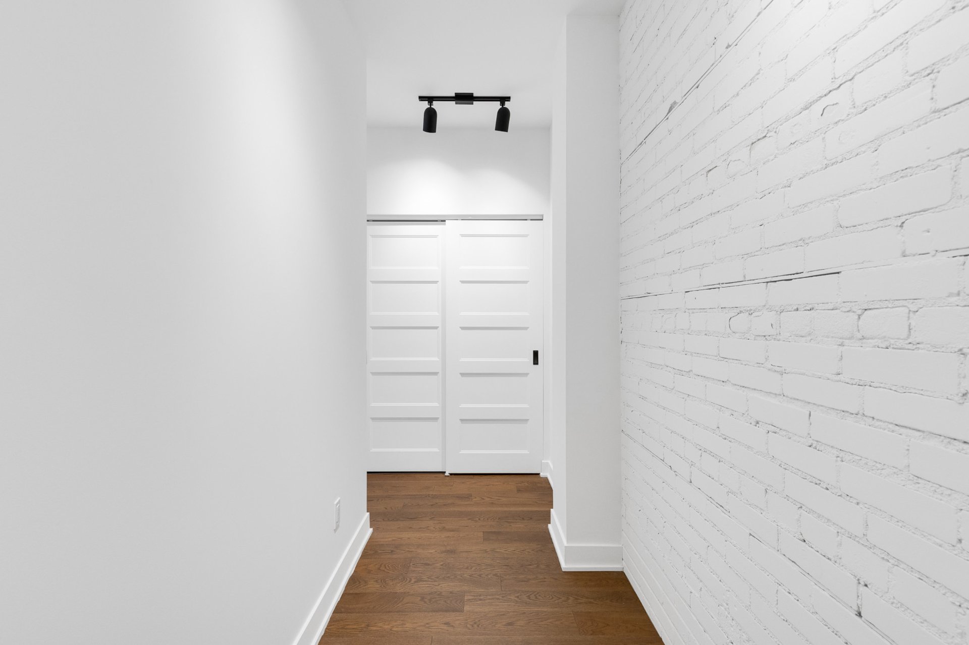 Hall – 5410, Av. Papineau, apt. 201