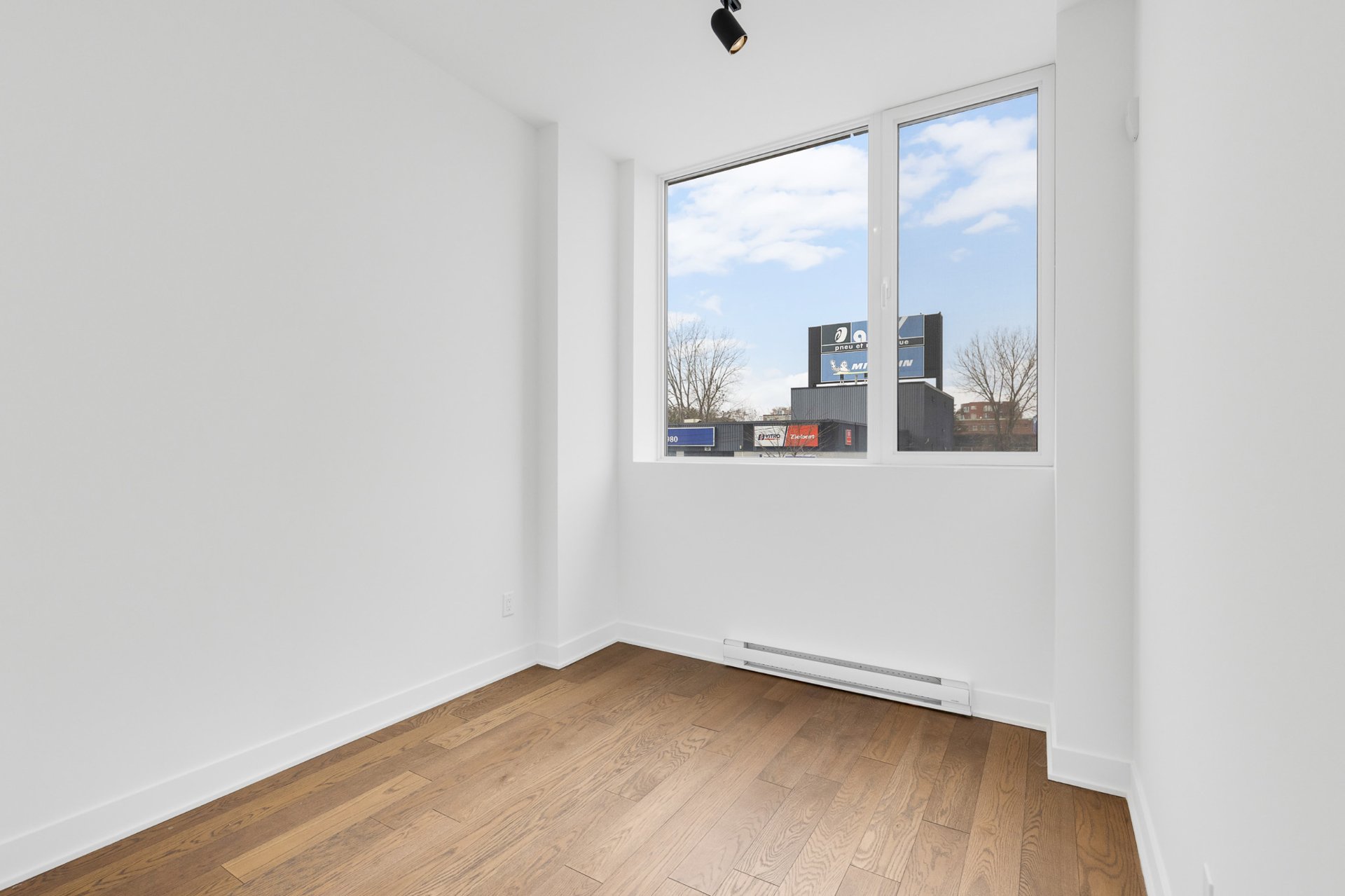 Bedroom – 5410, Av. Papineau, apt. 201