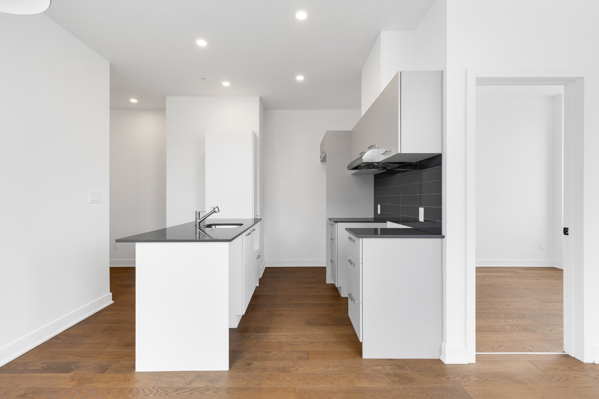 Kitchen – 5410, Av. Papineau, apt. 201