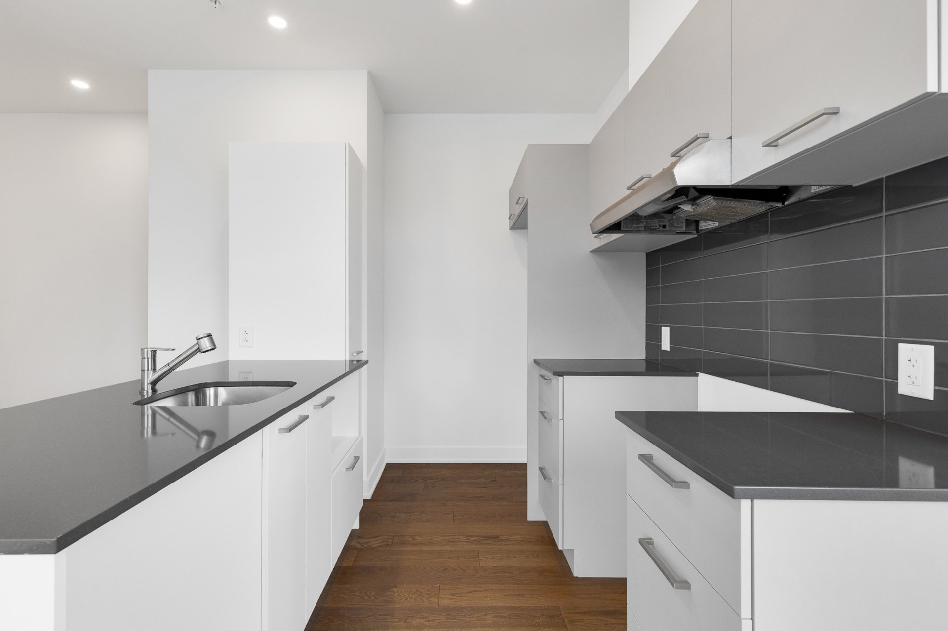 Kitchen – 5410, Av. Papineau, apt. 201