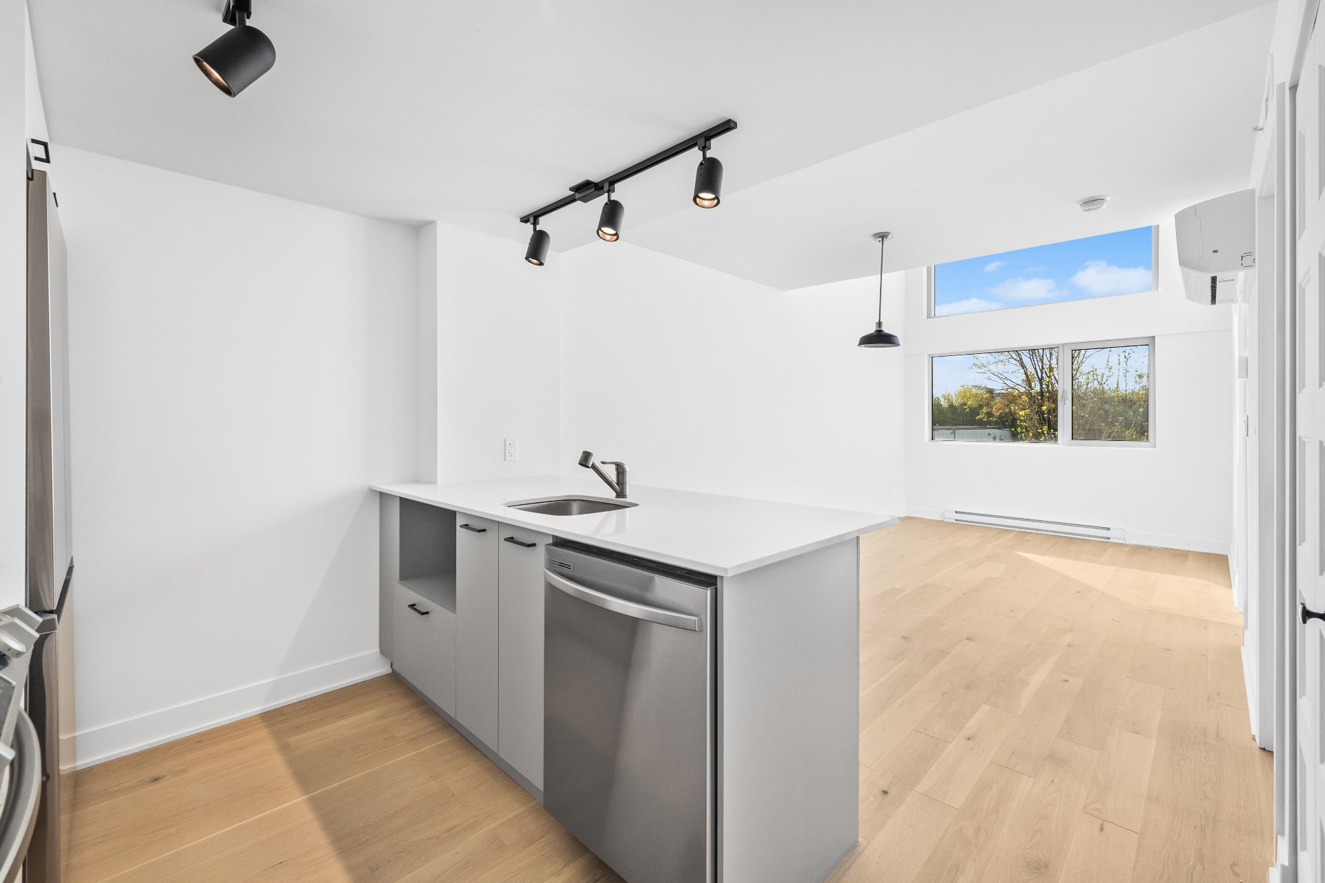 Kitchen – 5410, Av. Papineau, apt. 306
