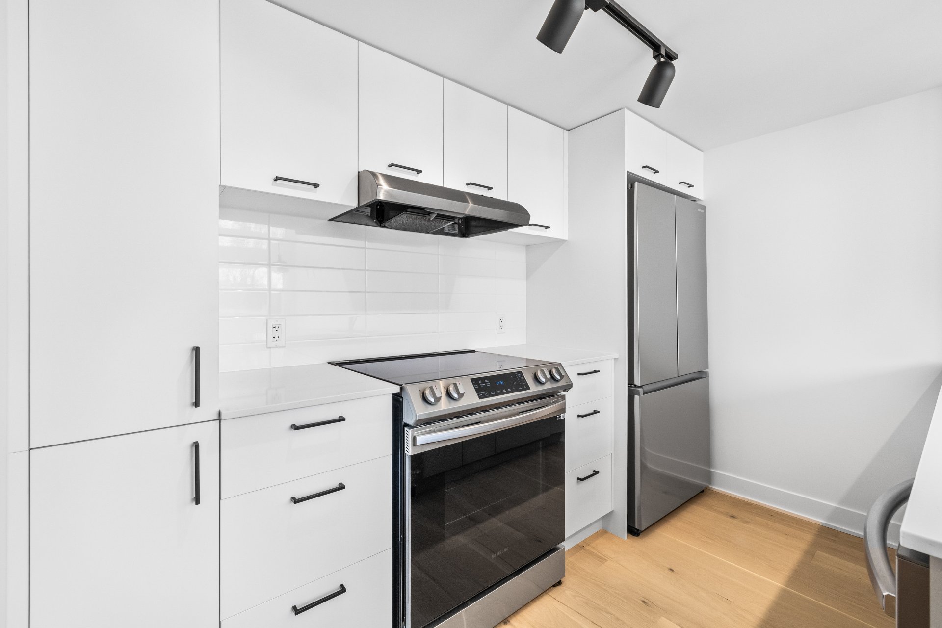 Kitchen – 5410, Av. Papineau, apt. 306